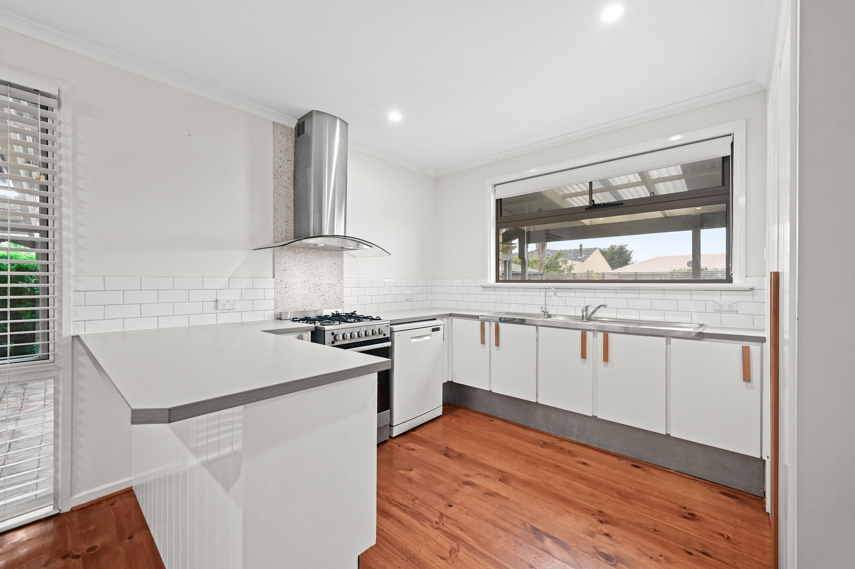 33 Seaspray Avenue — photo 6 of 24