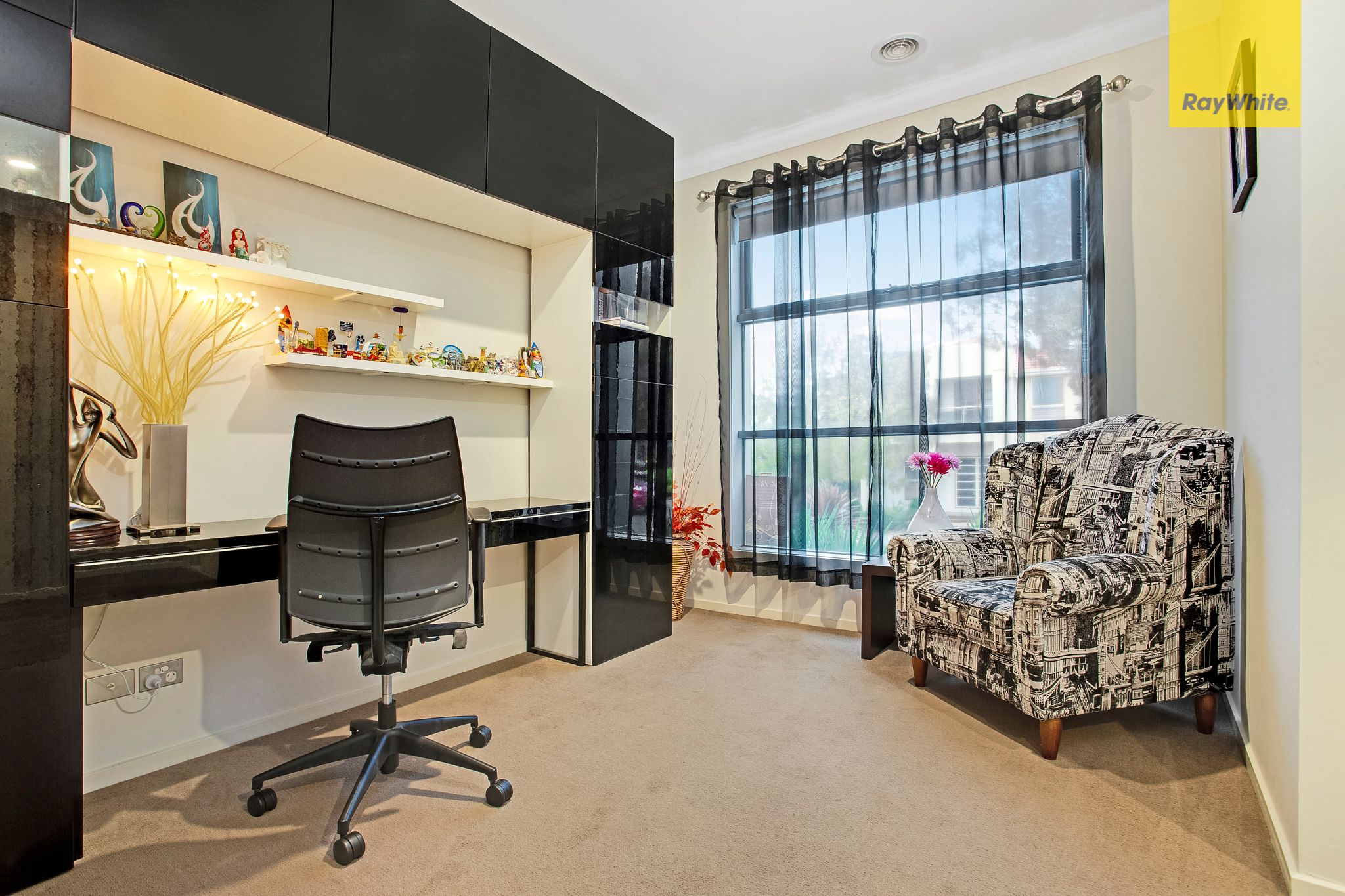 15 Dahlia Drive, Caroline Springs, VIC 3023