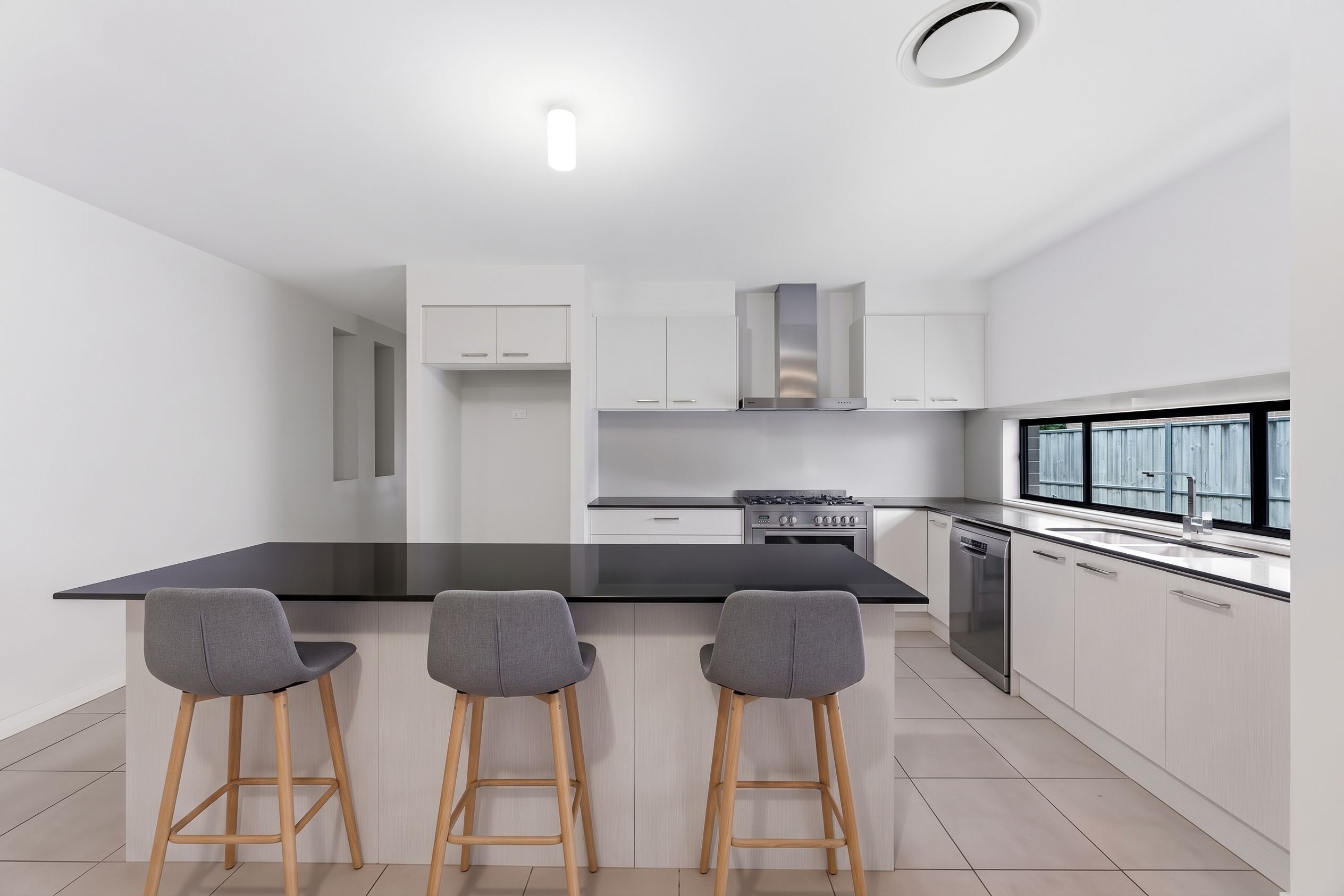 13 Highdale Terrace, Glenmore Park, NSW 2745