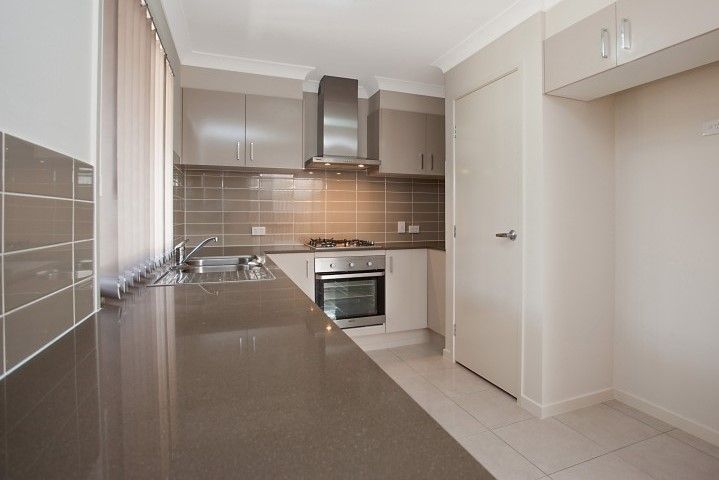 16 Shepherdson Street, Dakabin, QLD 4503