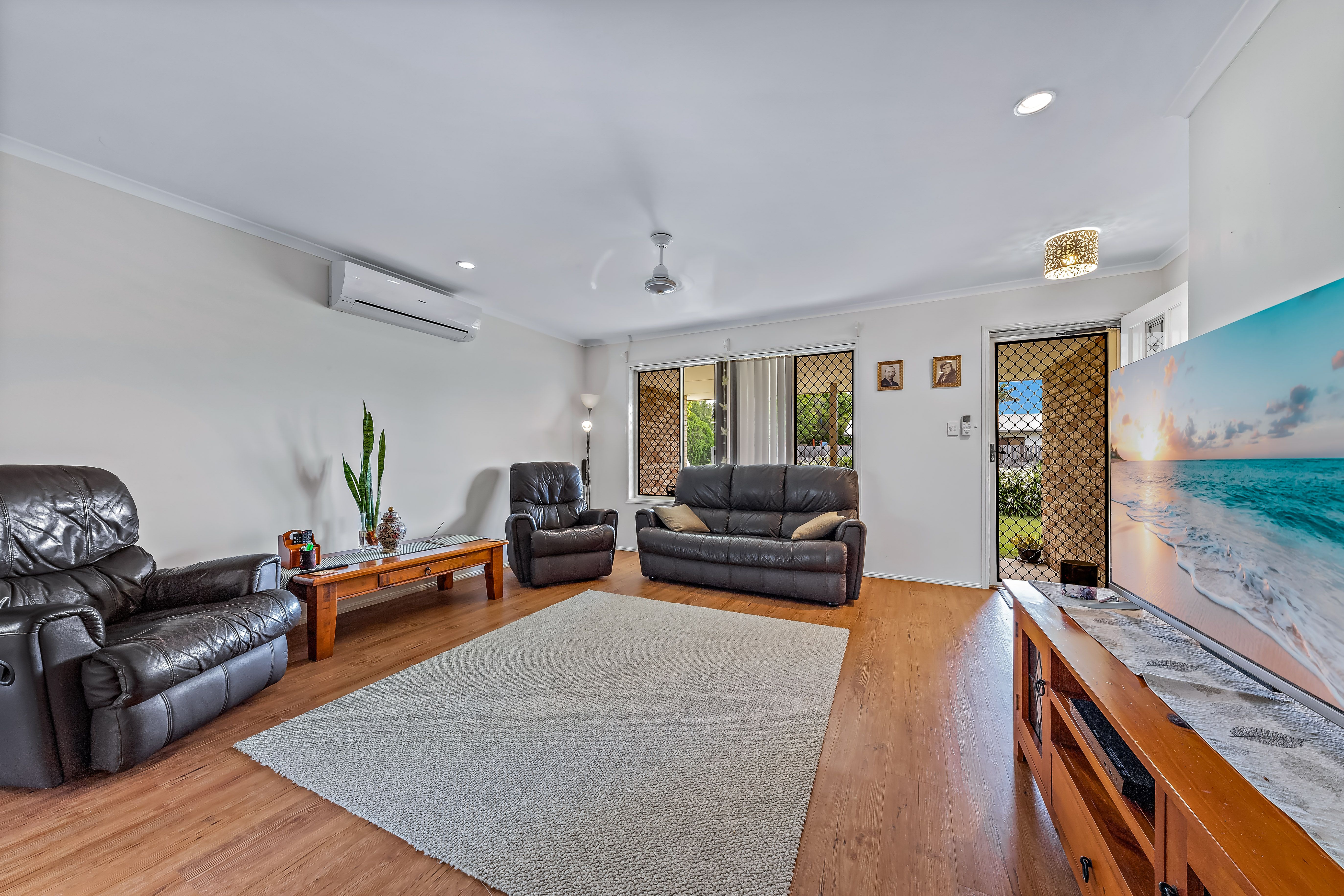 3 Manooka Drive, Cannonvale QLD 4802