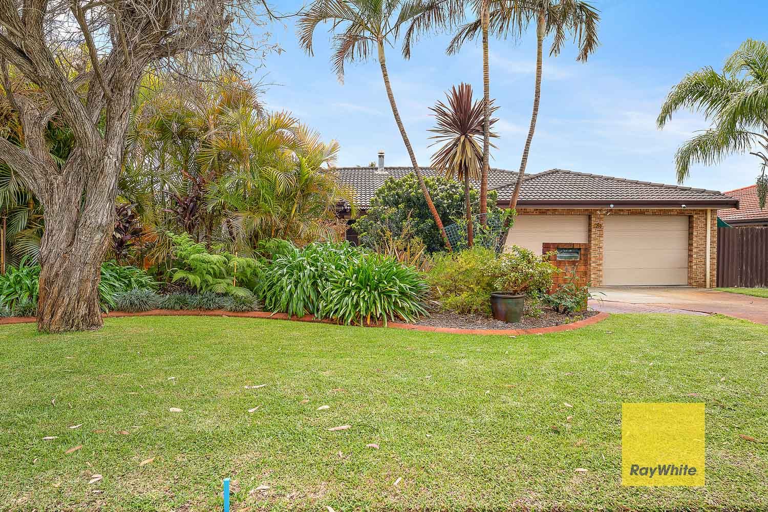 32 Kestrel Way , Thornlie WA 6108