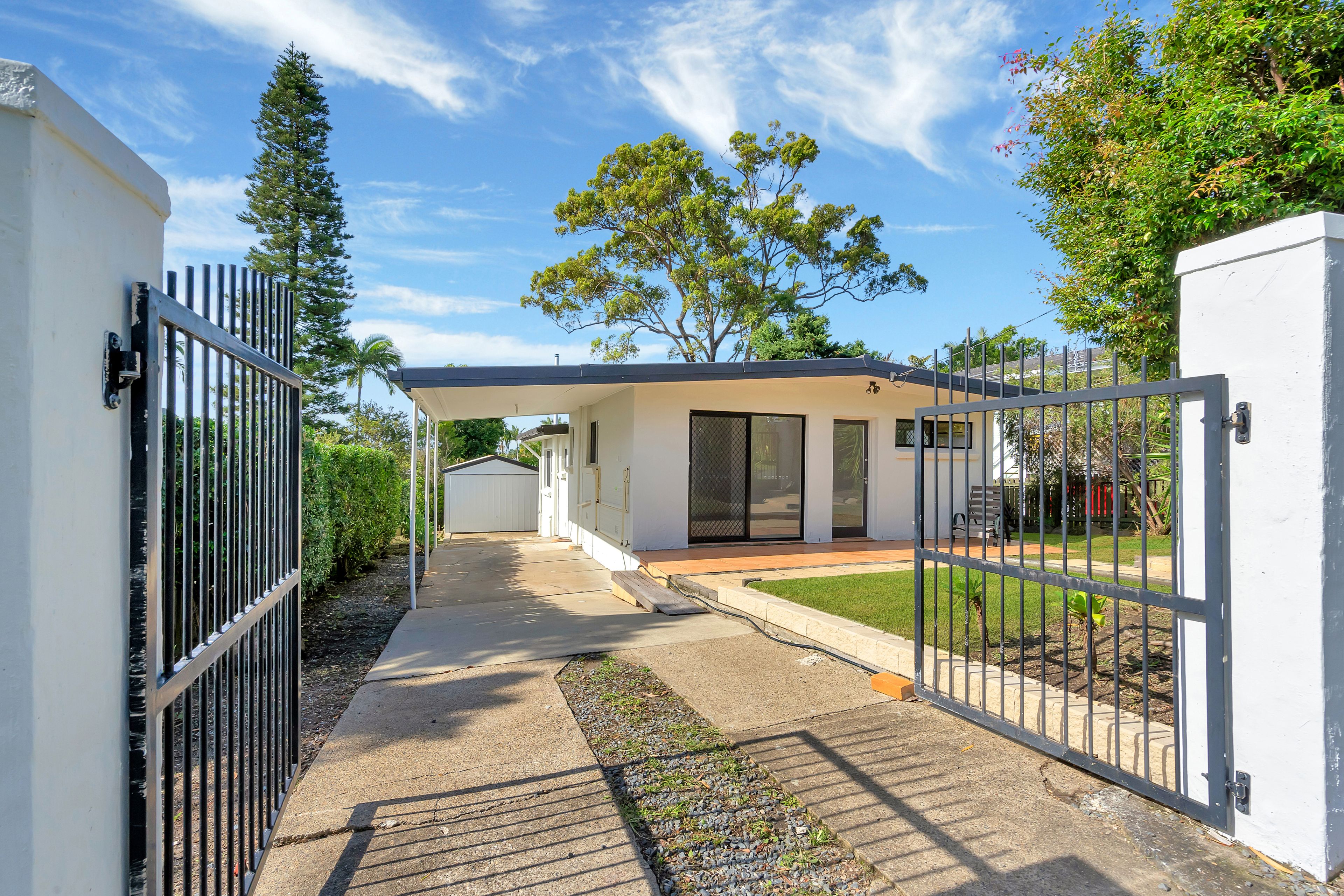 11 Susanne Street, Southport, QLD 4215