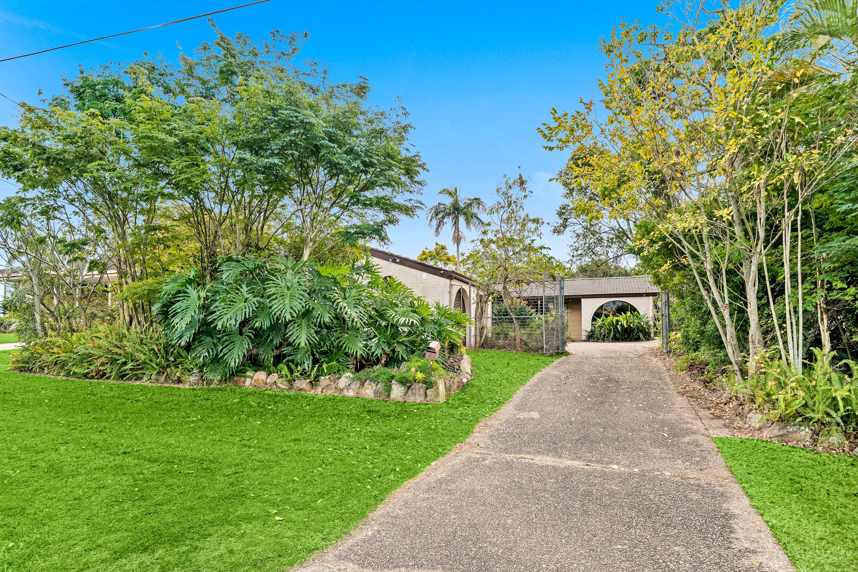 8 Alrak Avenue, Browns Plains, QLD 4118