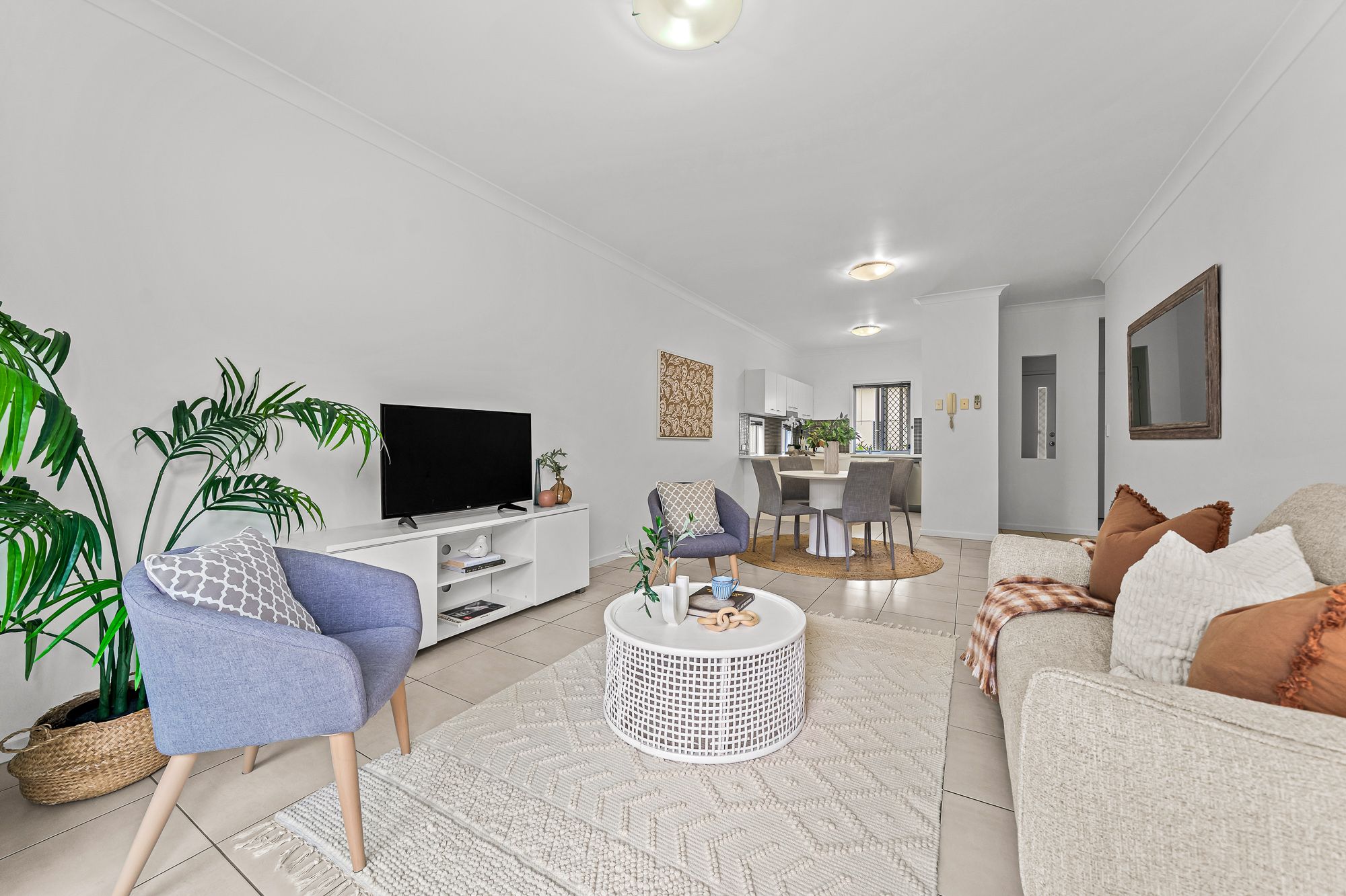 12/2-10 CASCADE Drive — photo from Ray White Rochedale