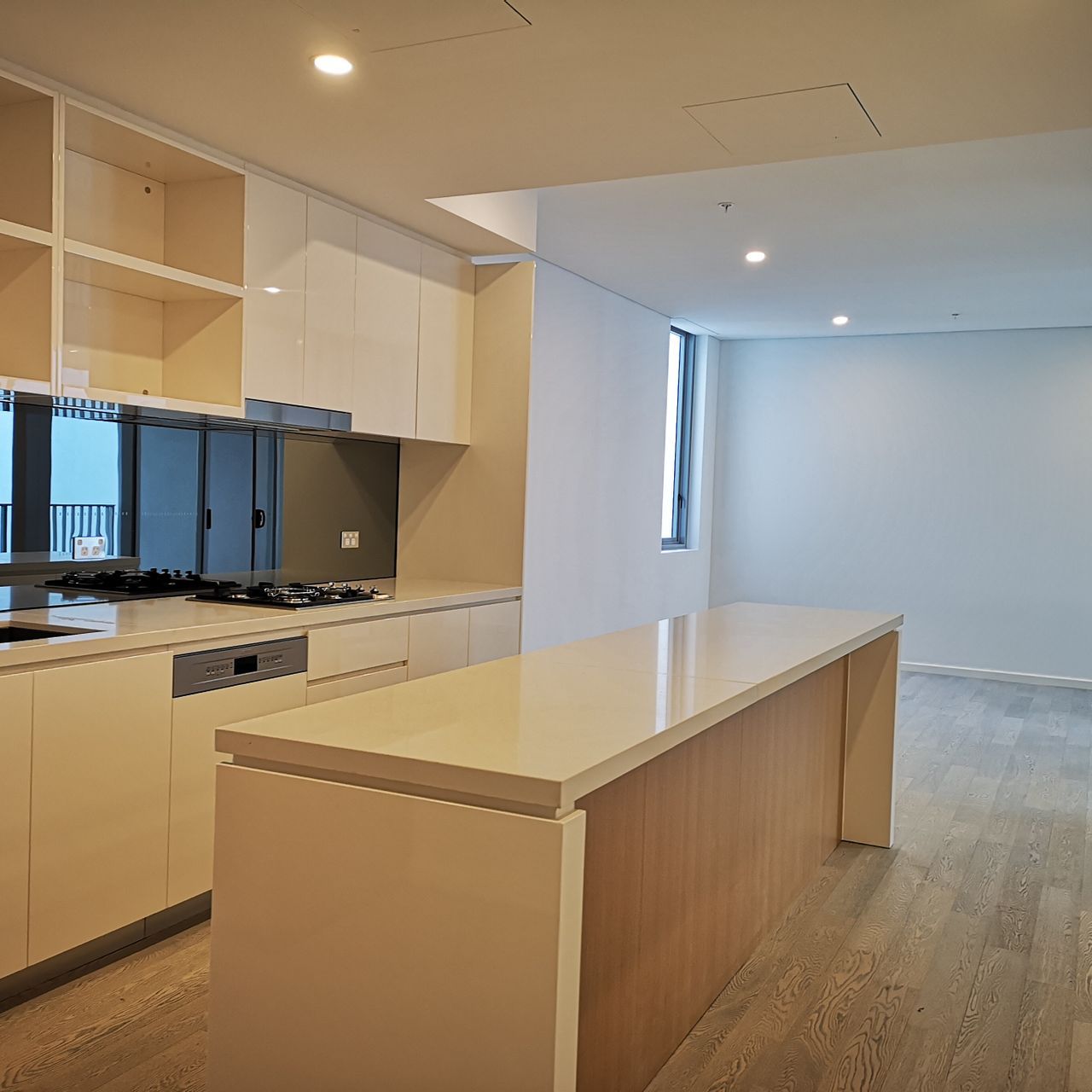 505/113 Portman Street — photo 6 of 7