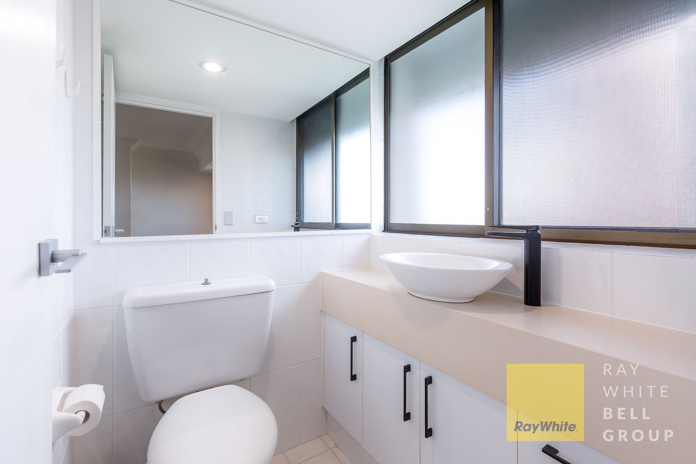 63/18 Commodore Drive — photo 21 of 26