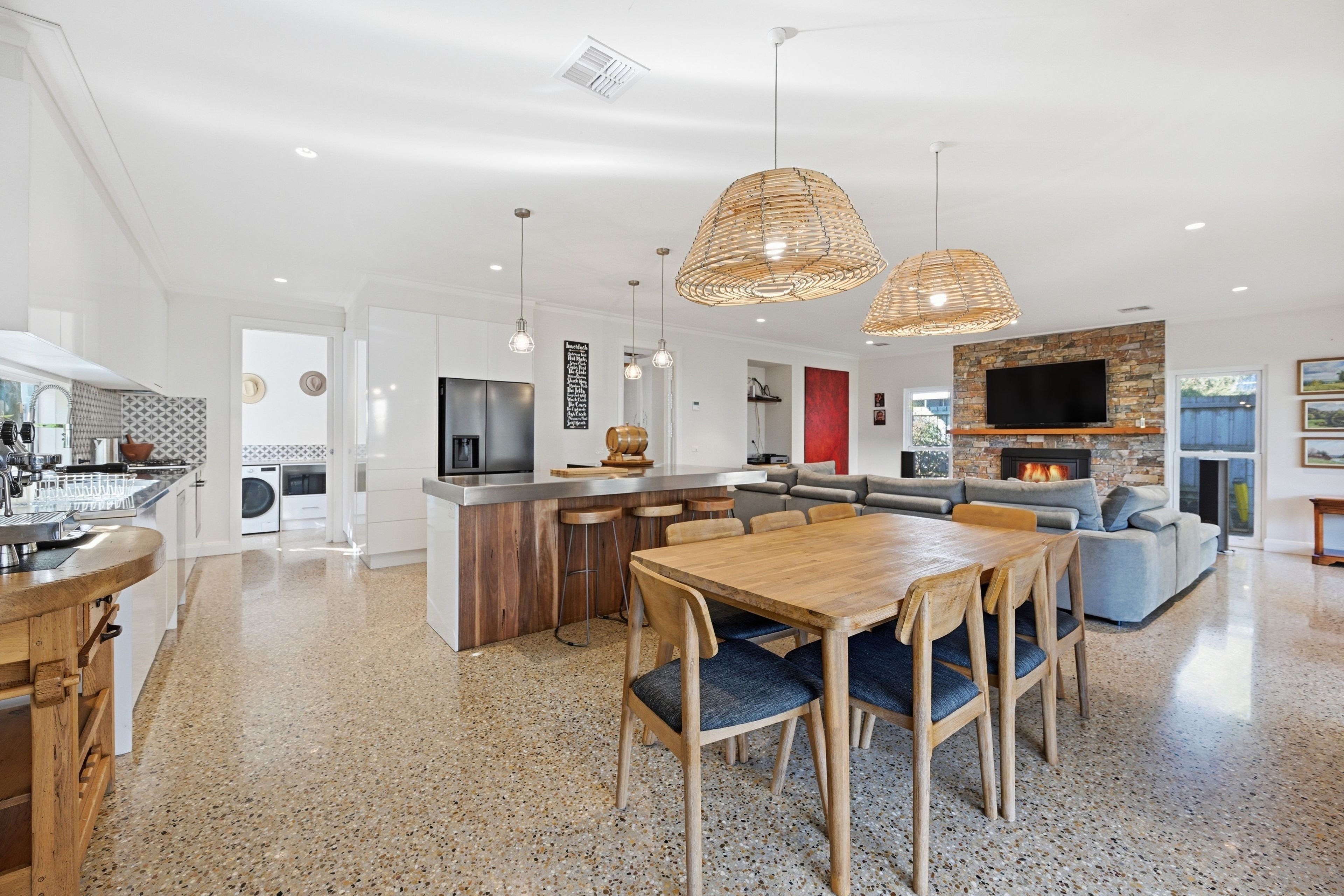 29 Veronica Street — photo 3 of 23