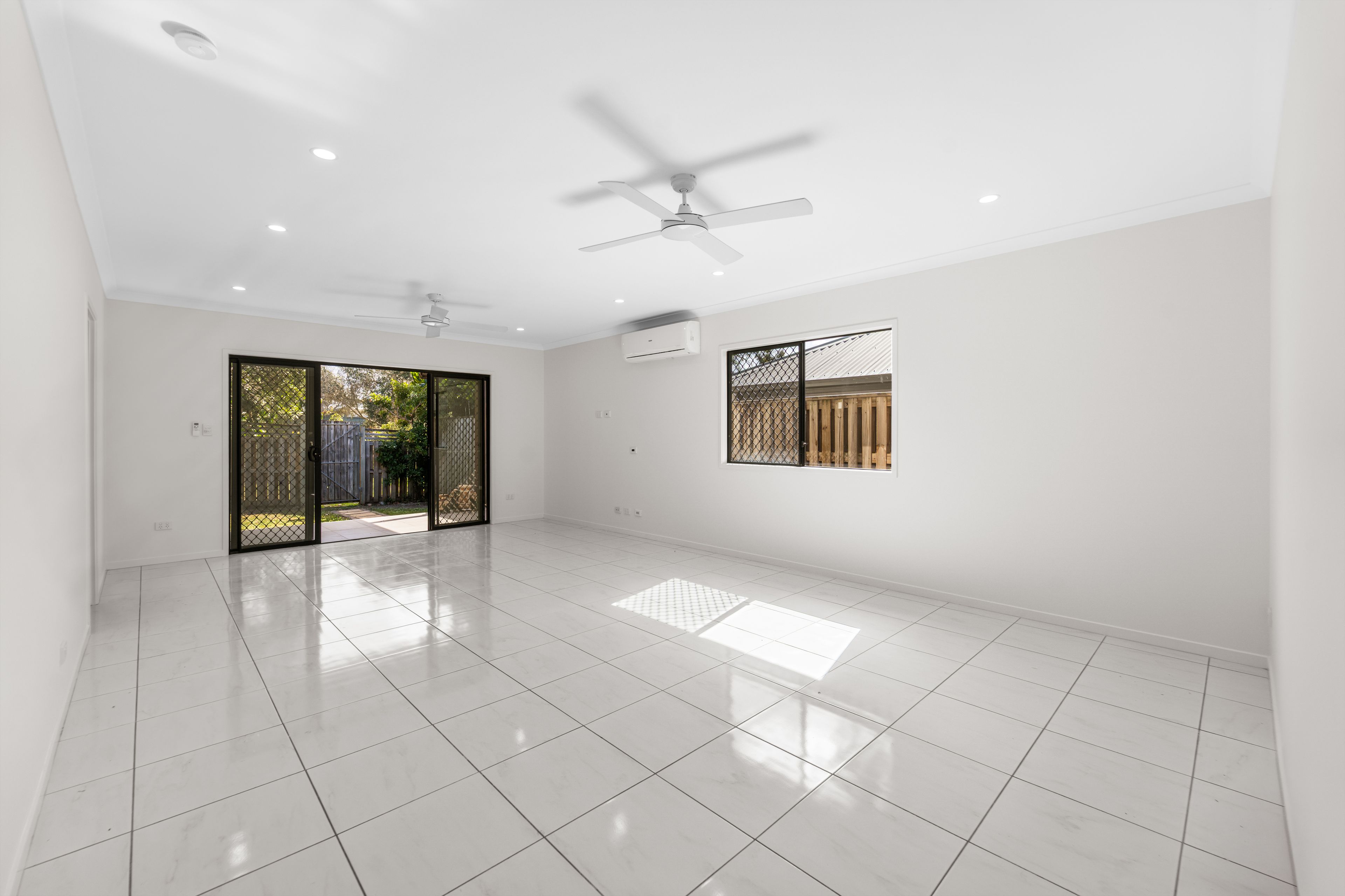 60 Mount Kaputar Avenue — photo 3 of 15