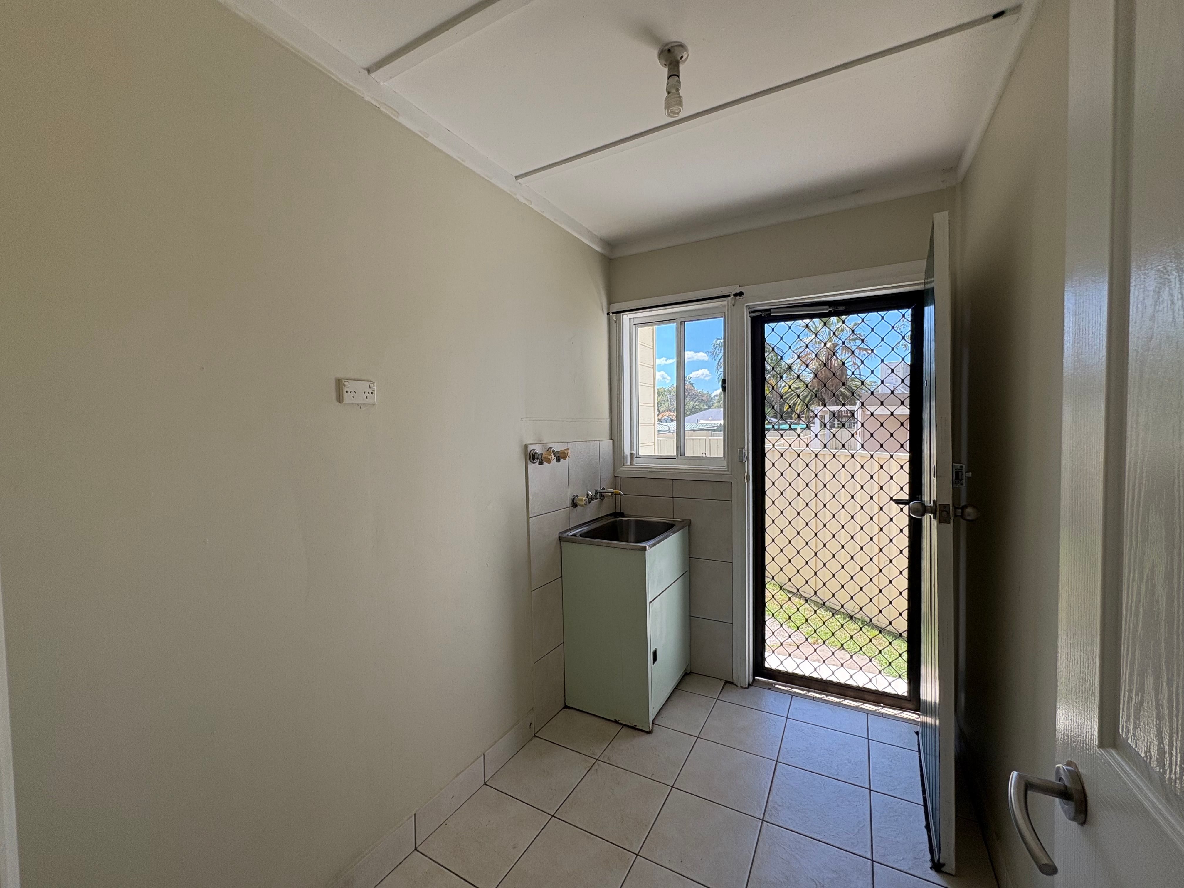 102 Maple Road — photo 6 of 7