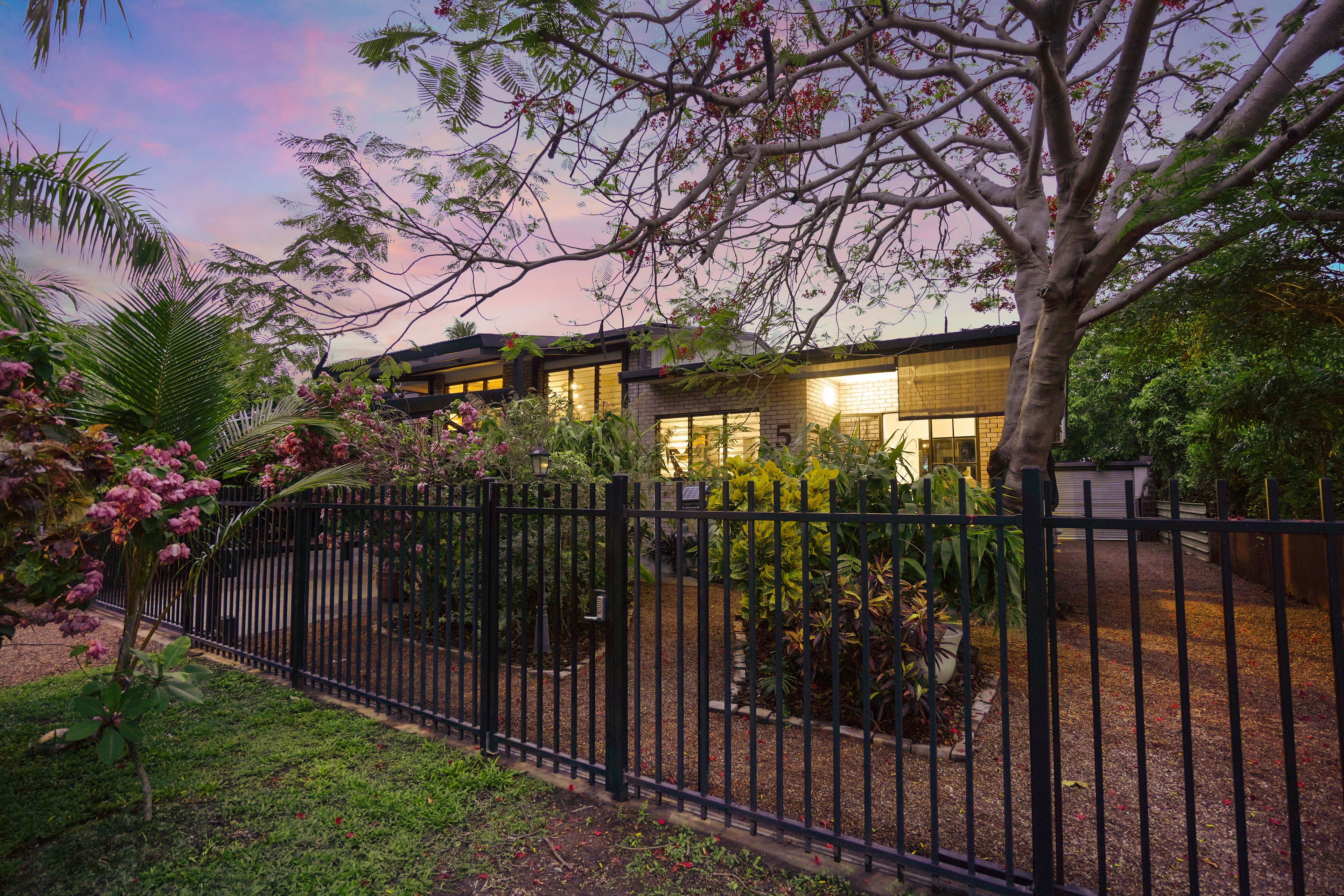 5 Martin Crescent, Coconut Grove NT 0810
