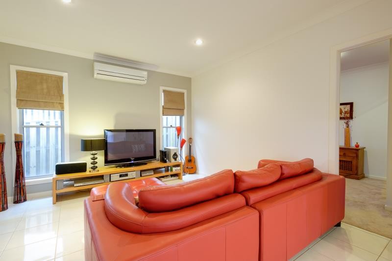 9 Barrington Street, Upper Coomera, QLD 4209