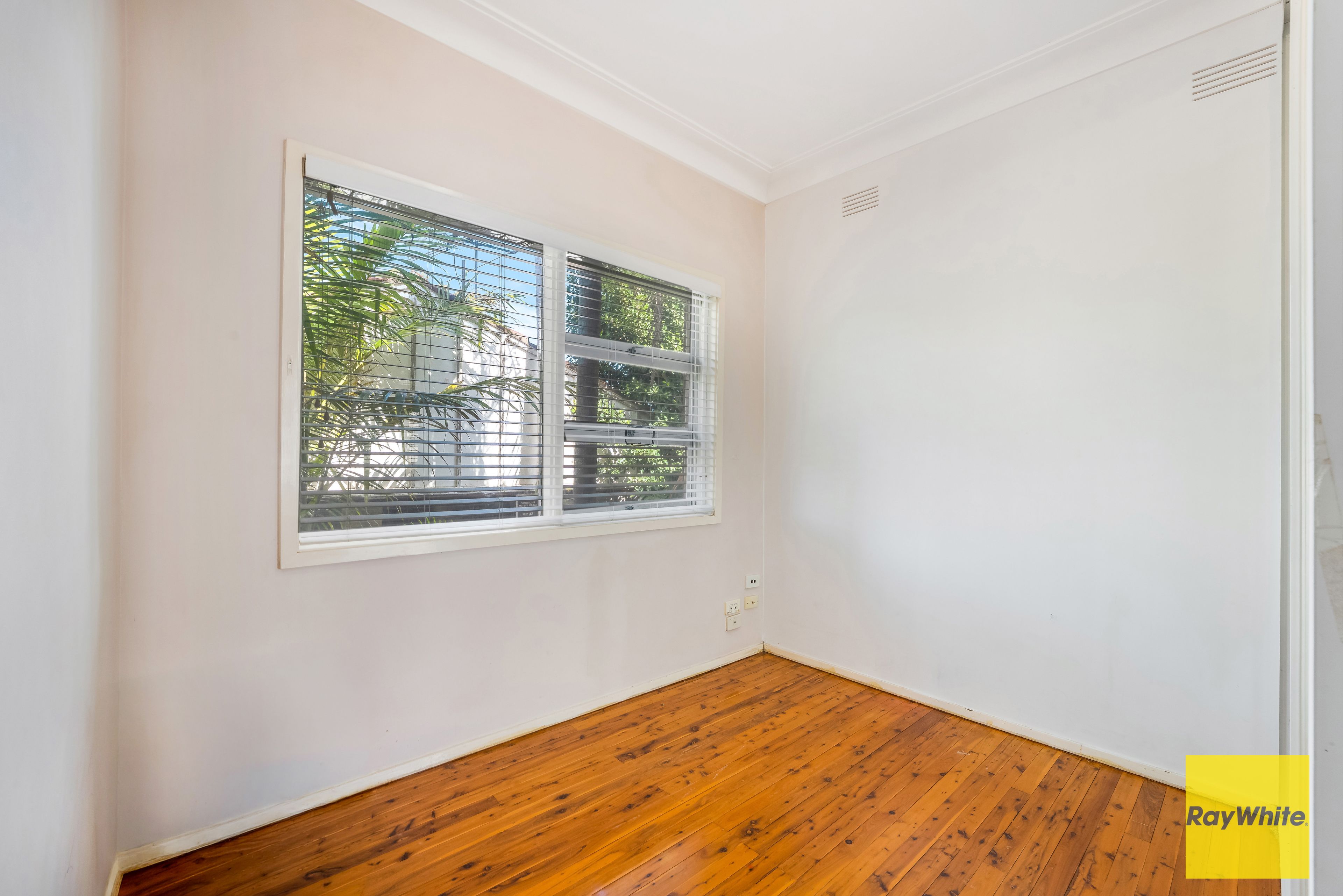 29 Smiths Avenue — photo 12 of 27