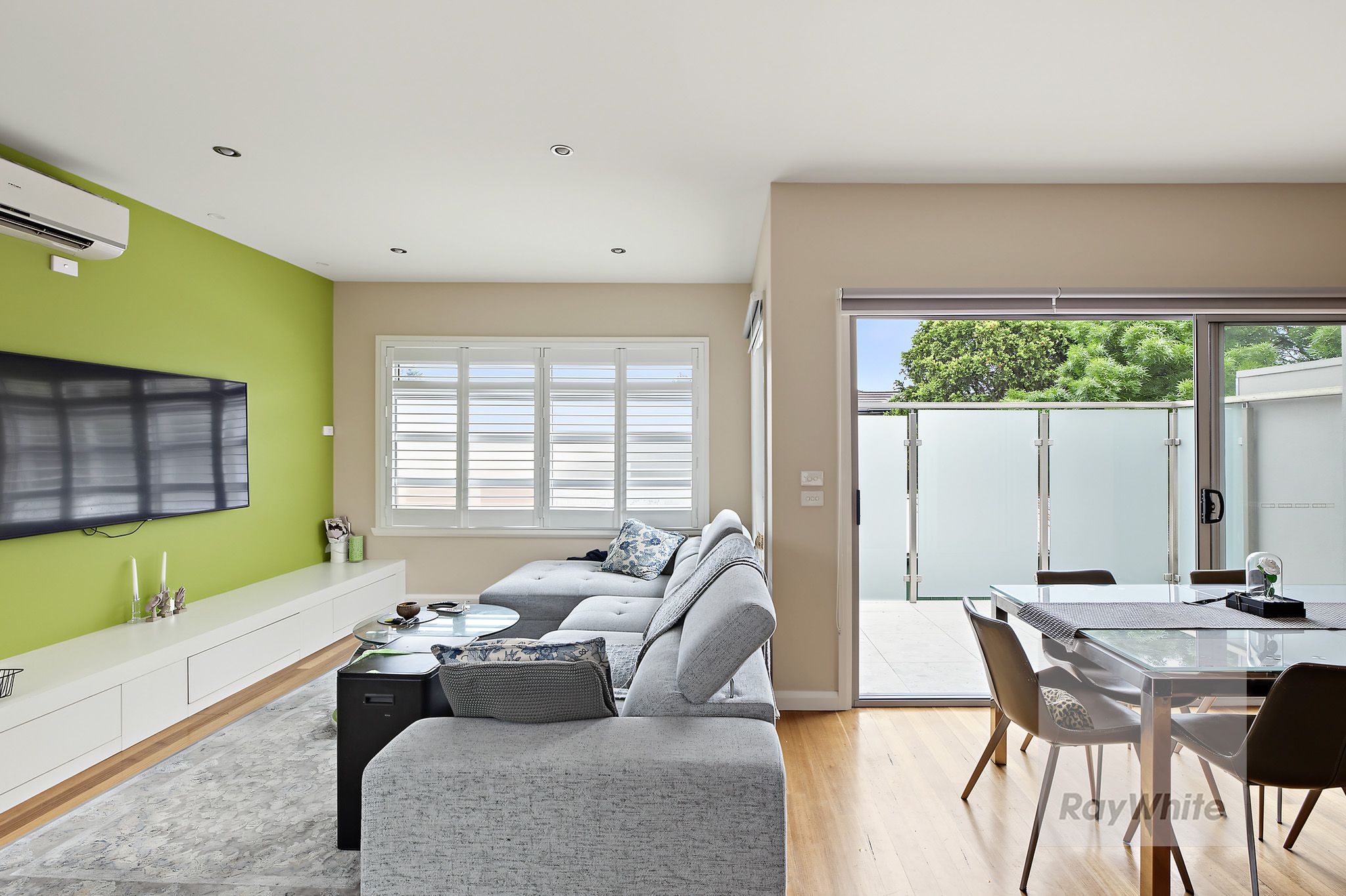 2/90 Wood Street — photo 3 of 15