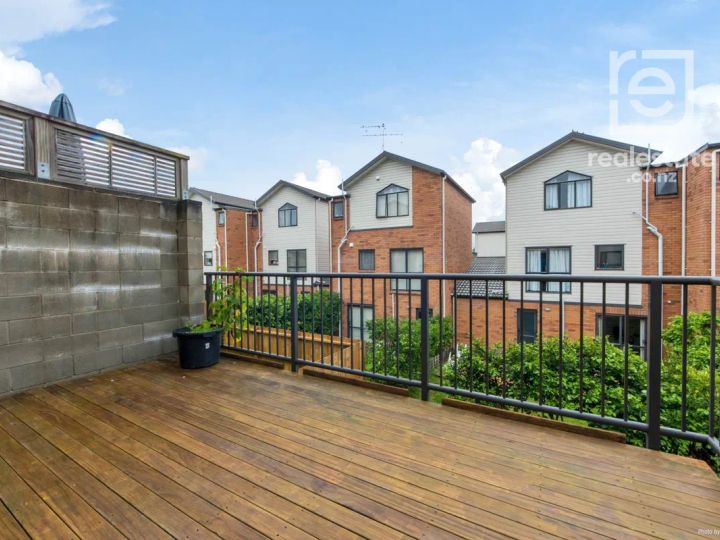 9/172 Mcleod Road, Te Atatu South, Waitakere City