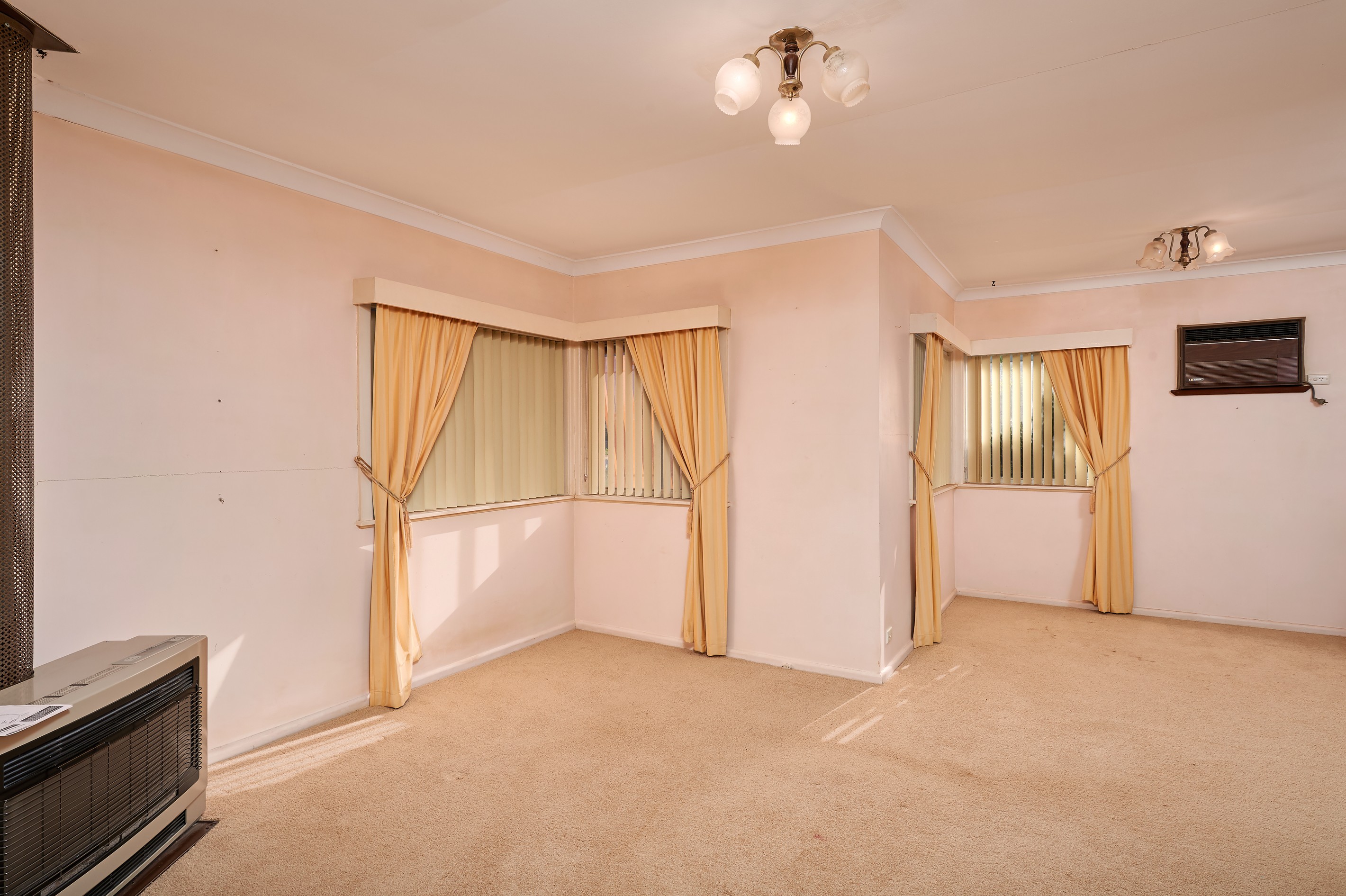 64 Commins Street, Junee, NSW 2663