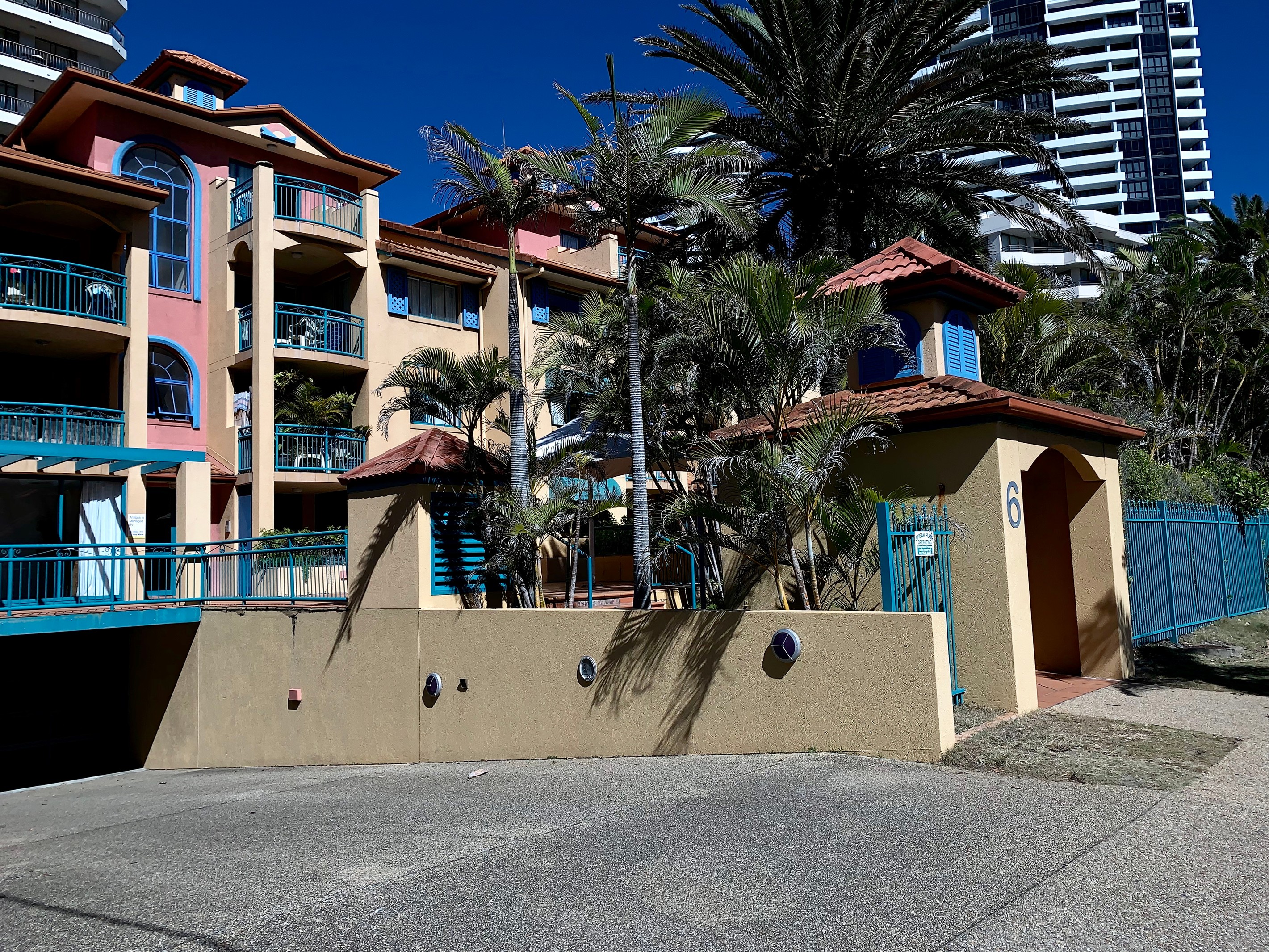 12/4-6 Queensland Avenue "Antigua Resort", Broadbeach, QLD 4218