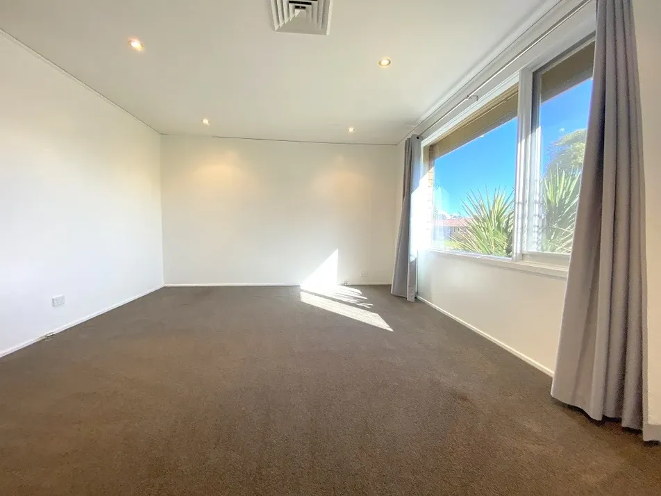 2 Jacaranda Avenue, Bradbury, NSW 2560