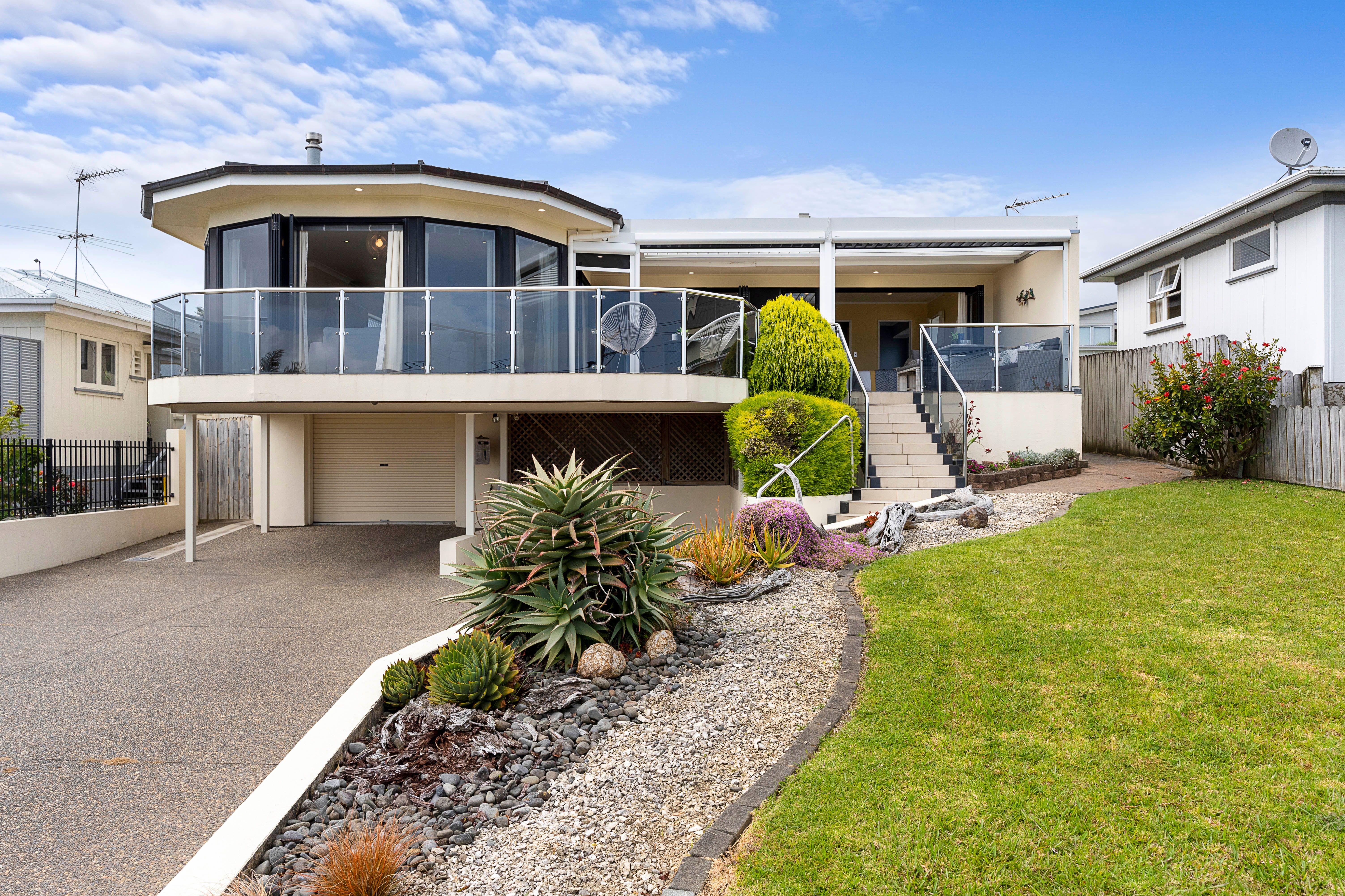 17 Craig Road, Maraetai, Manukau City