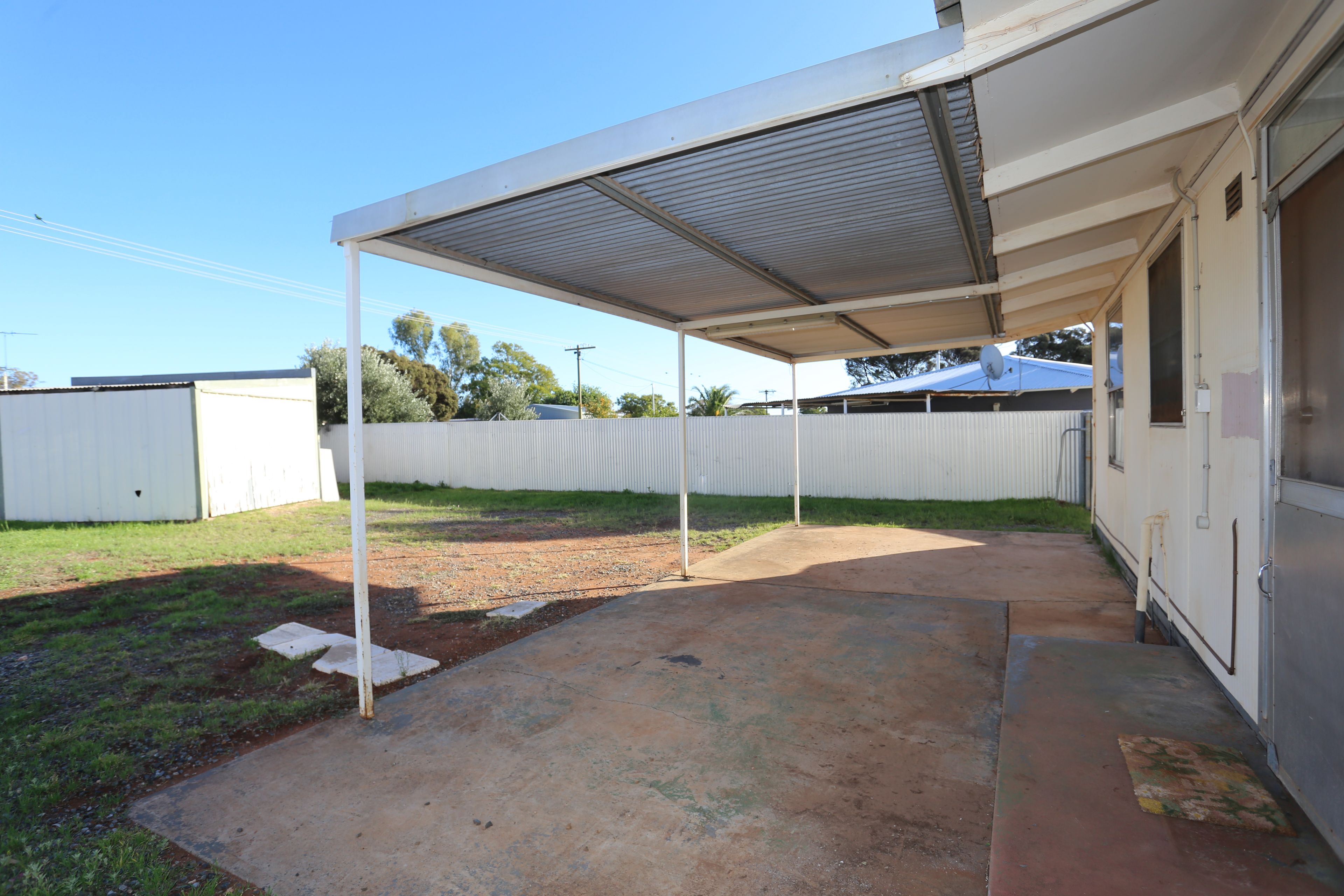 13 Grevillea Crescent — photo 8 of 9
