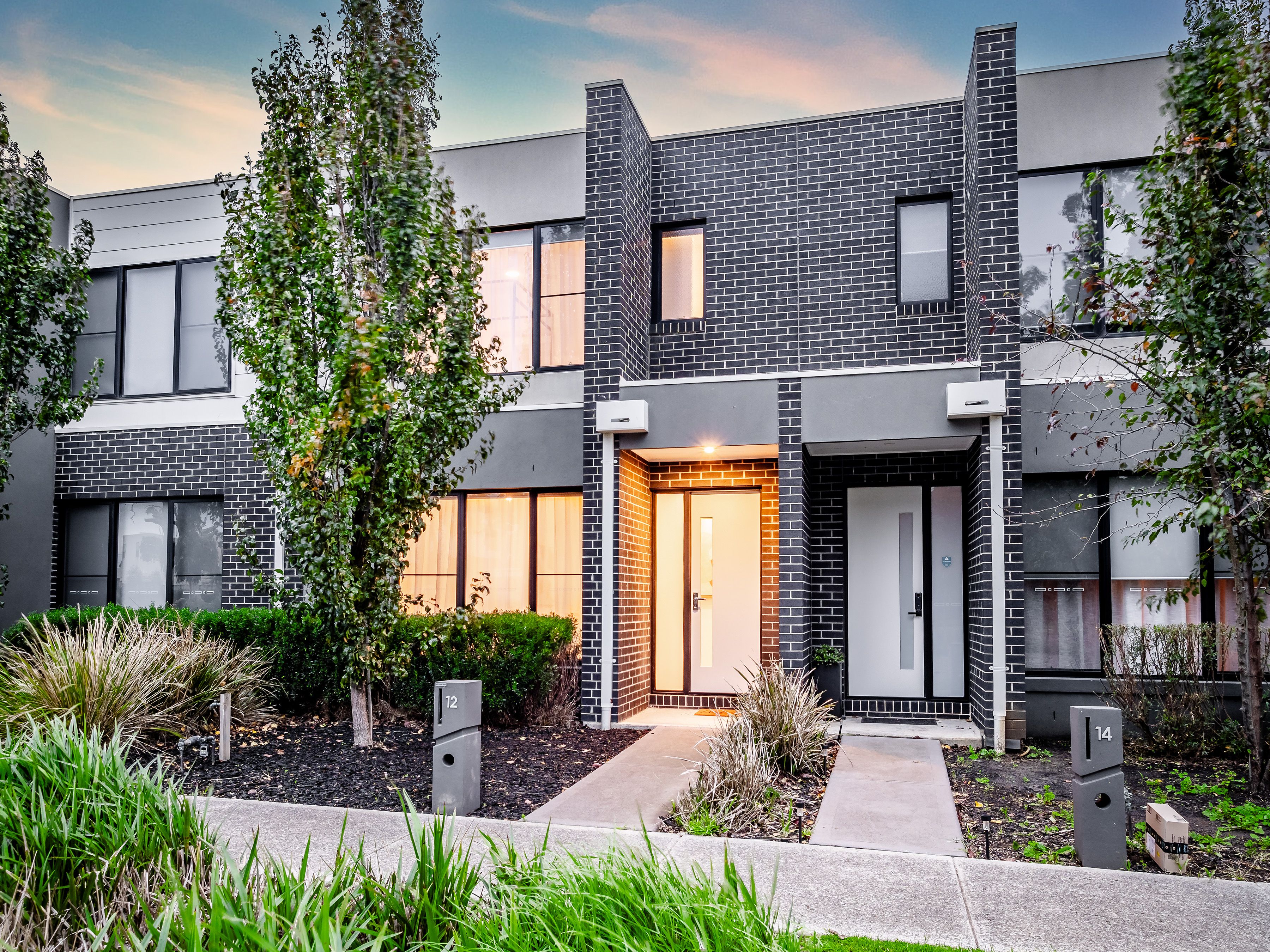 12 McComb Lane, Cranbourne VIC 3977