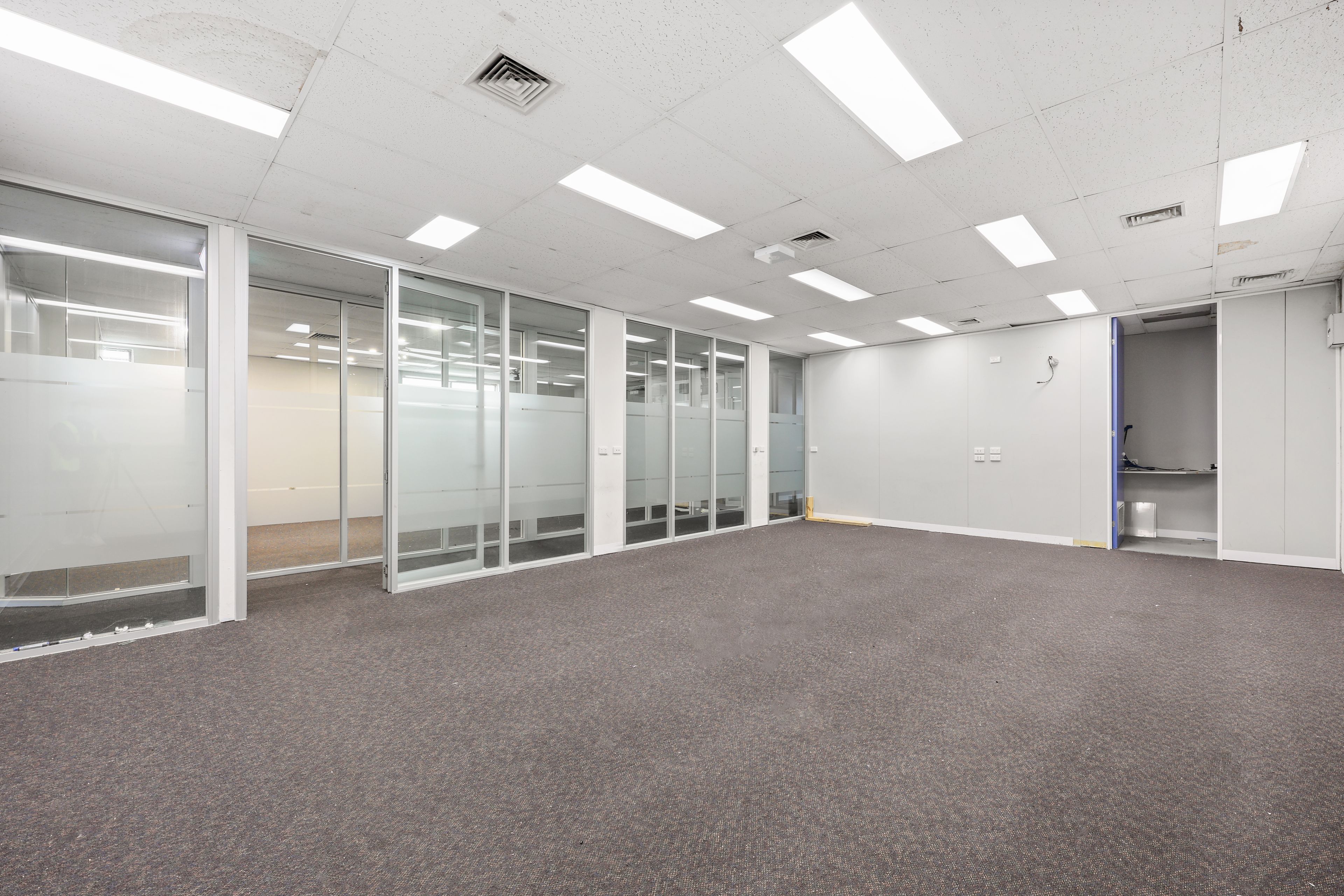 2-4 Hamilton Place, Mount Waverley, VIC 3149