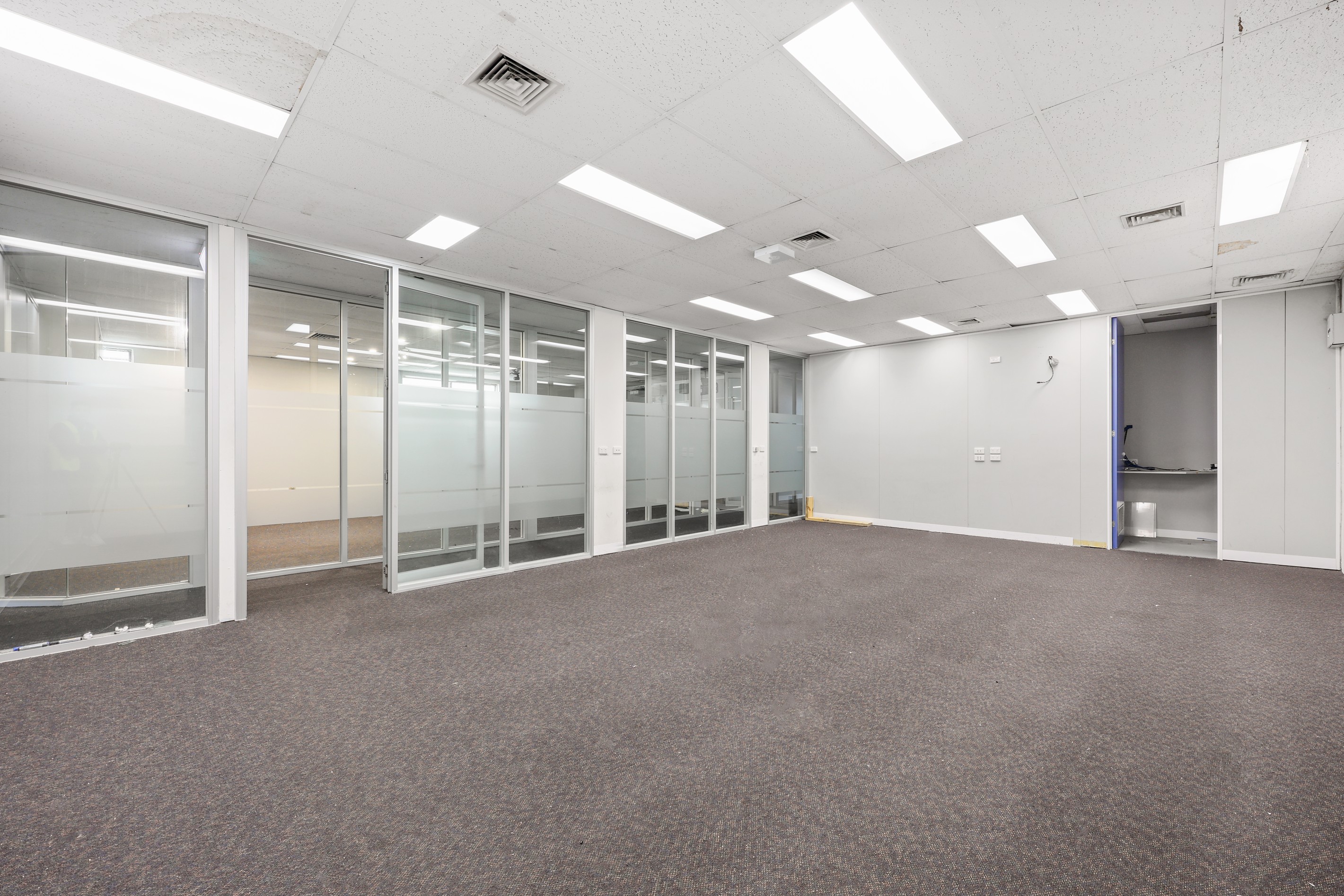 2-4 Hamilton Place, Mount Waverley, VIC 3149