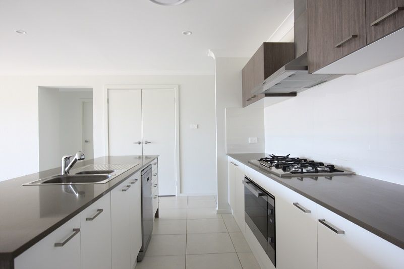 7 Salmon Street, Oran Park, NSW 2570