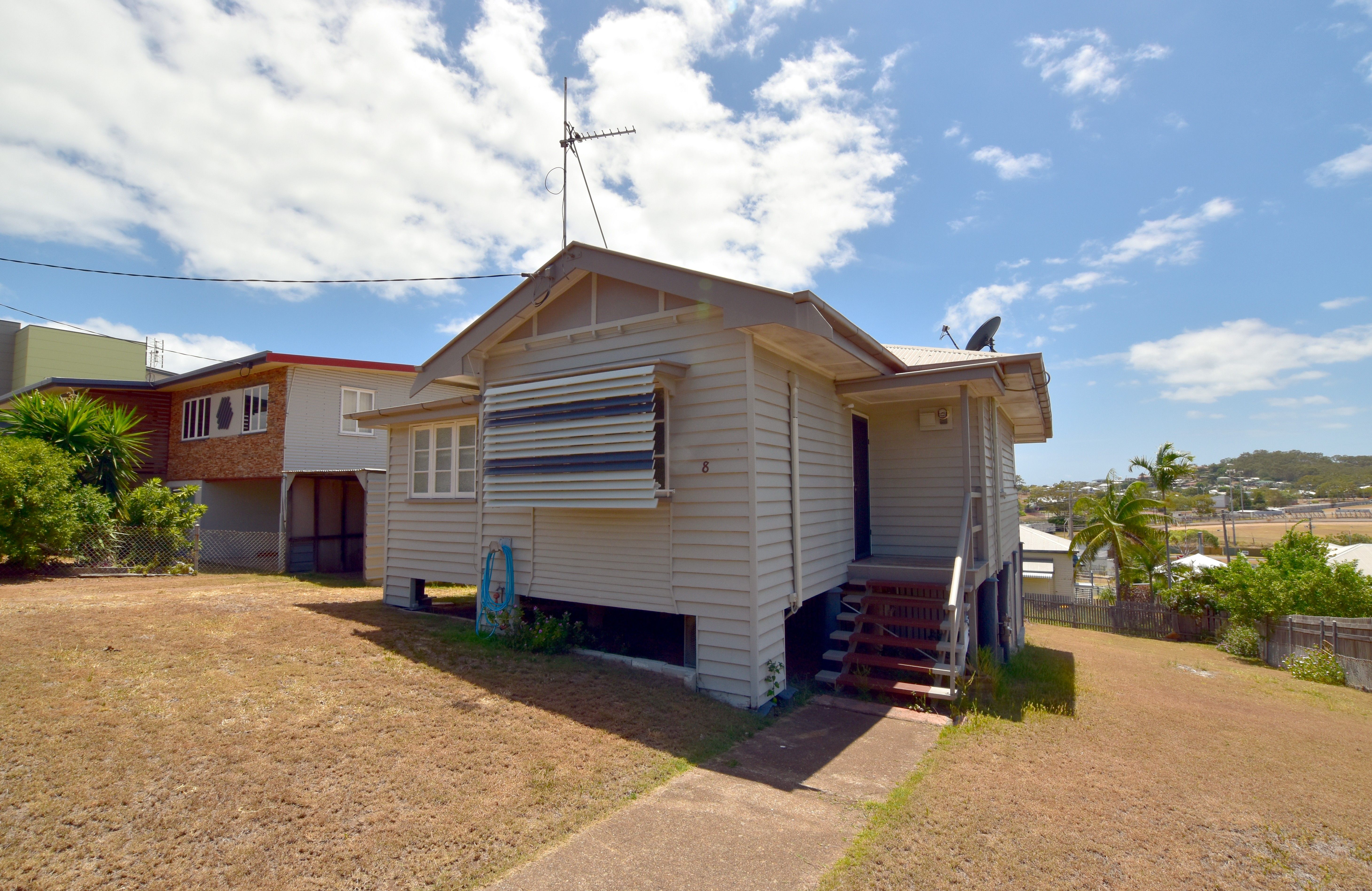8 Bayne Street, West Gladstone, QLD 4680