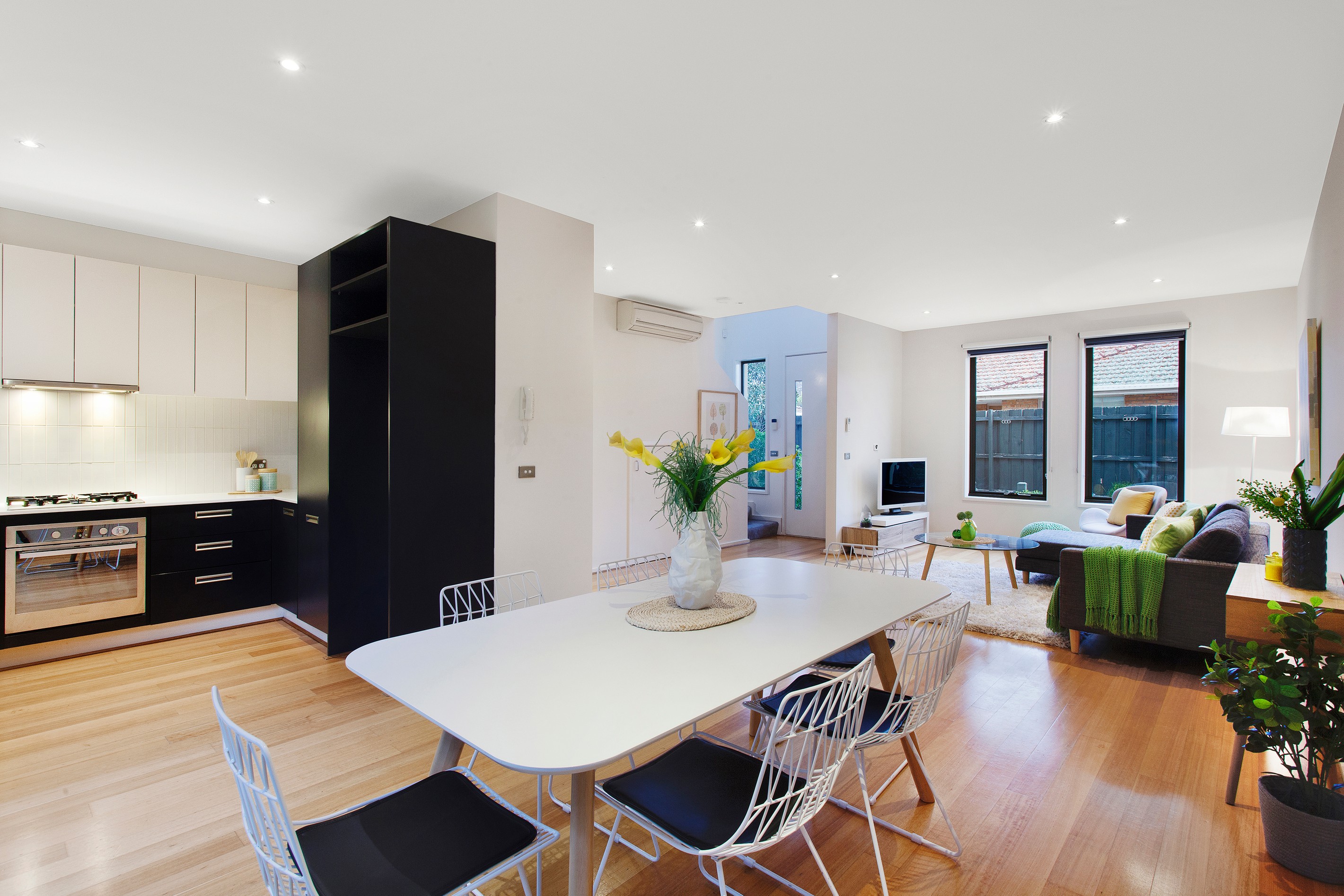 2/74 Woornack Road, Carnegie, VIC 3163