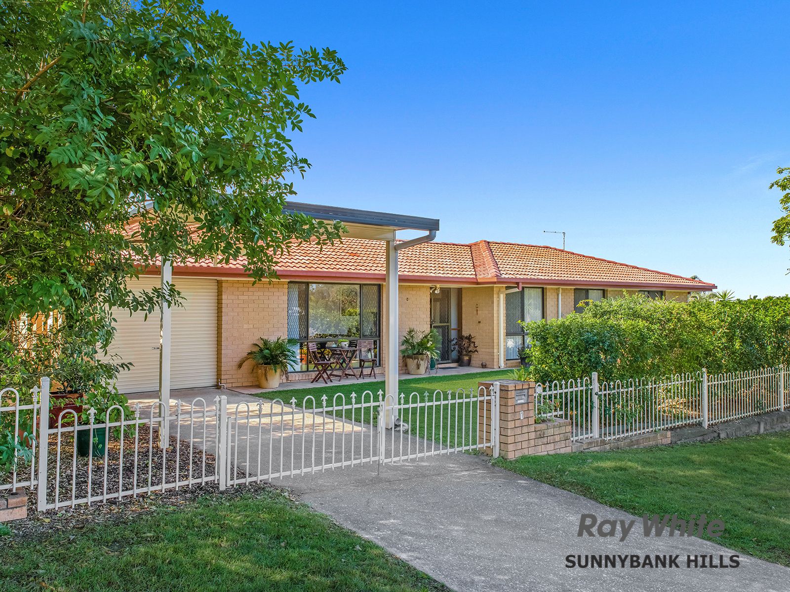 1 Boorala Crescent, Eight Mile Plains QLD 4113
