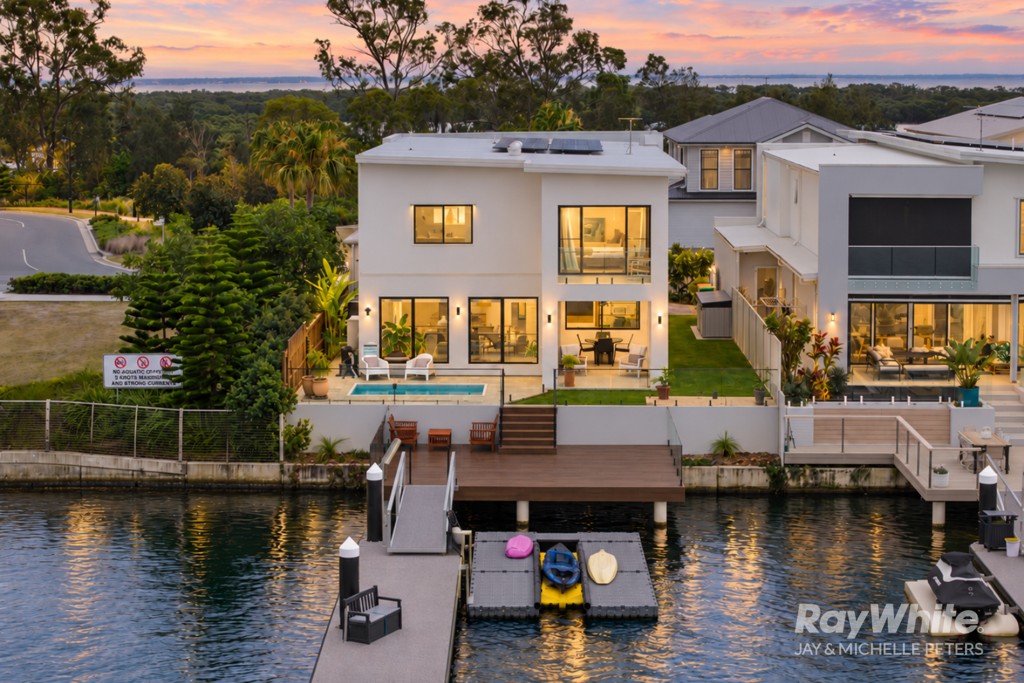 62 Coolum Parade, Newport, QLD 4020