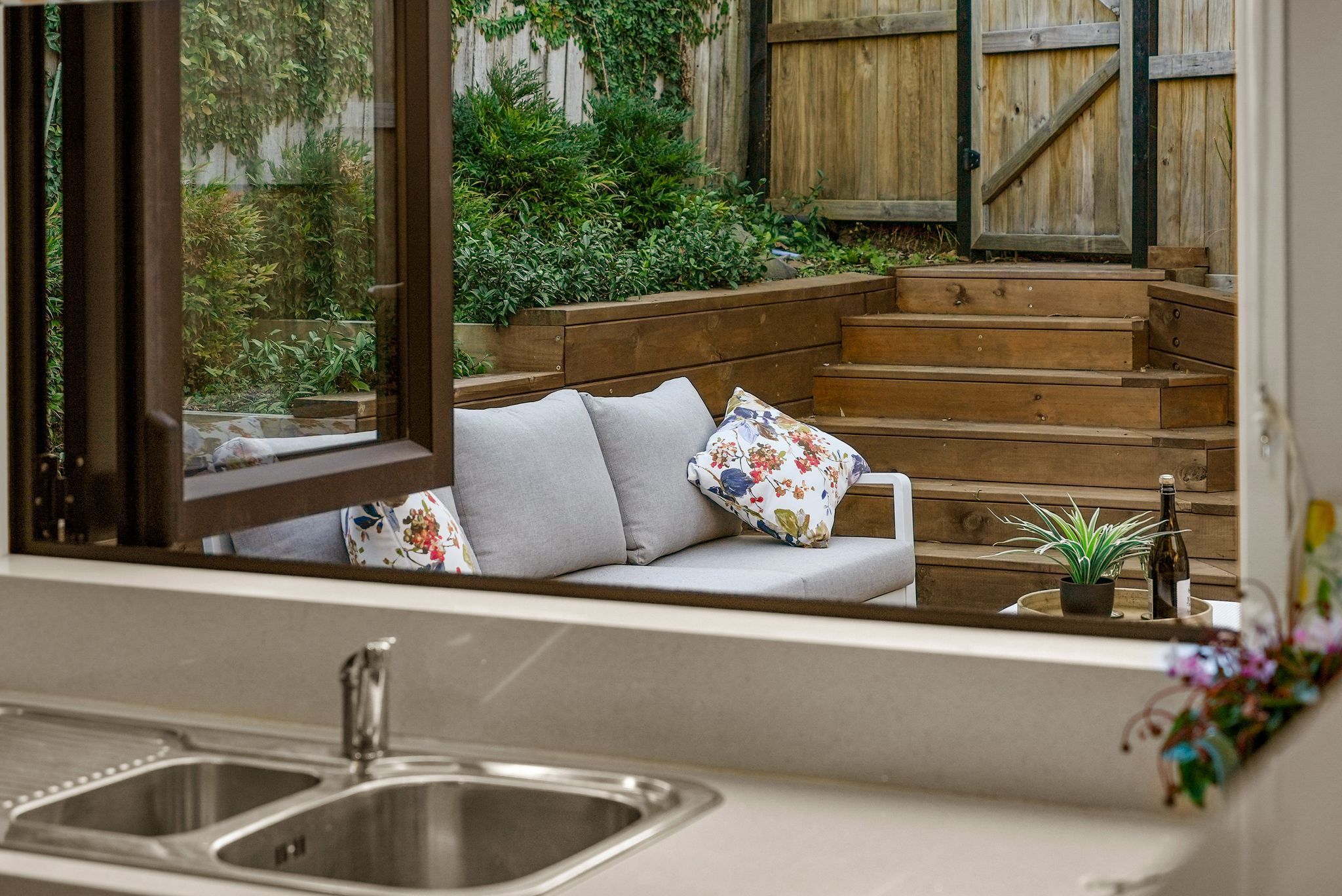 504 Beach Road, Murrays Bay, North Shore City