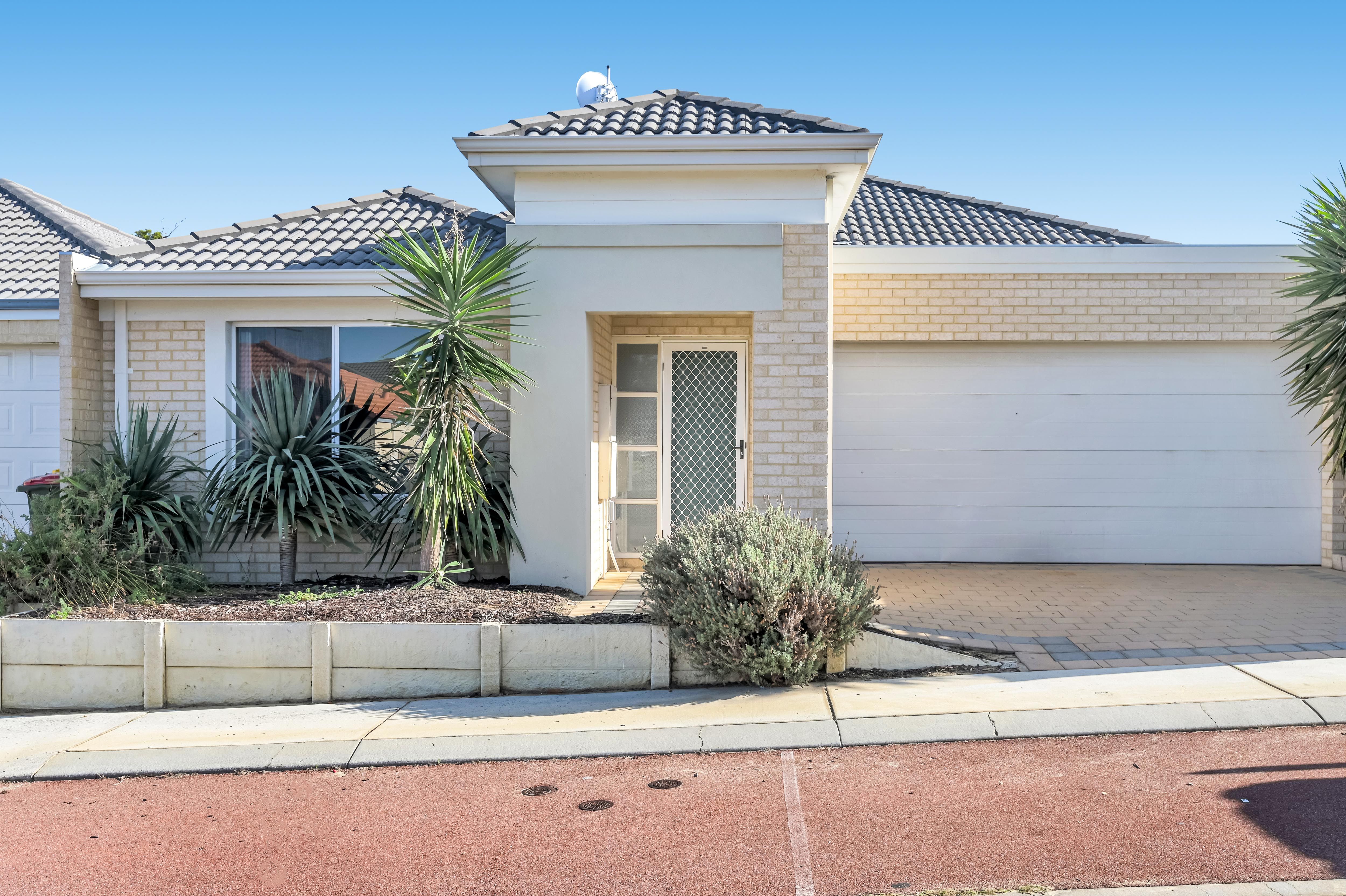 18 Jedburgh Loop, Sinagra, WA 6065