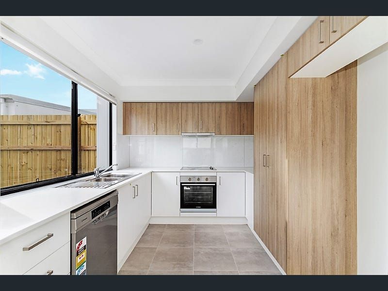 462 Grande Avenue, SPRING MOUNTAIN, QLD 4300