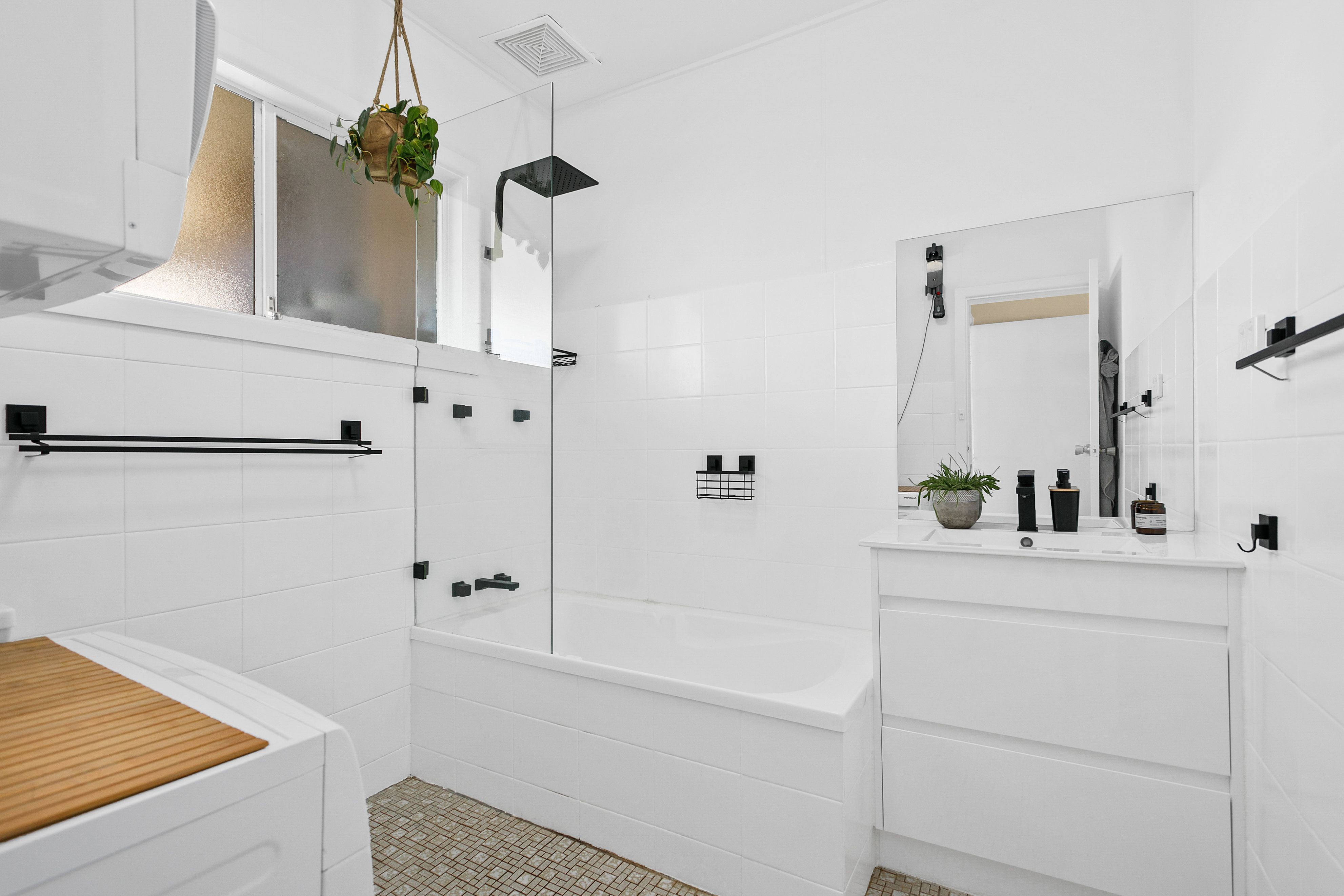 7 Station Road, Albion Park Rail NSW 2527