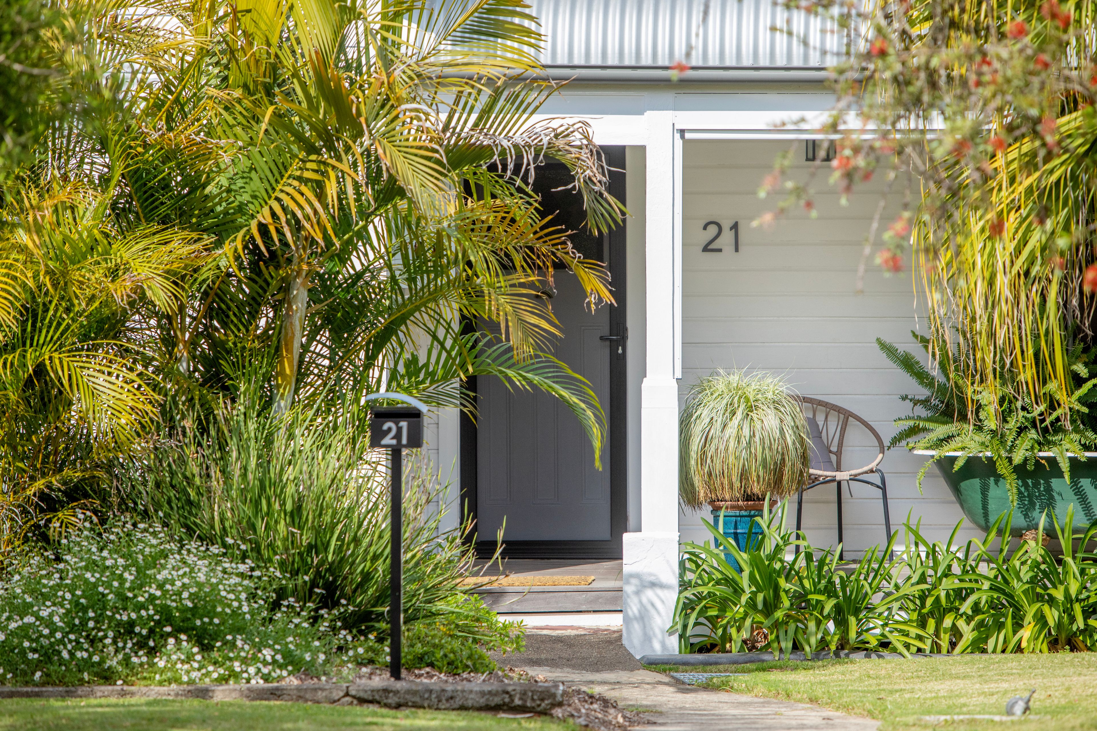 21 Queen Street — photo from Ray White Manning Valley