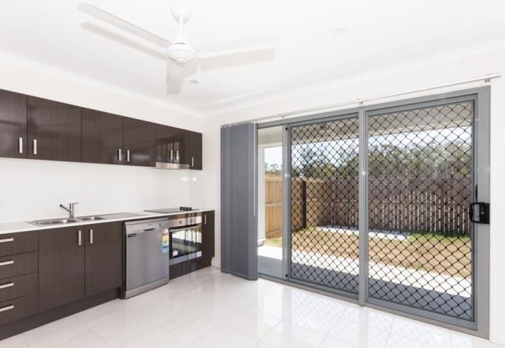 2/48 Galligan Way, Goodna, QLD 4300