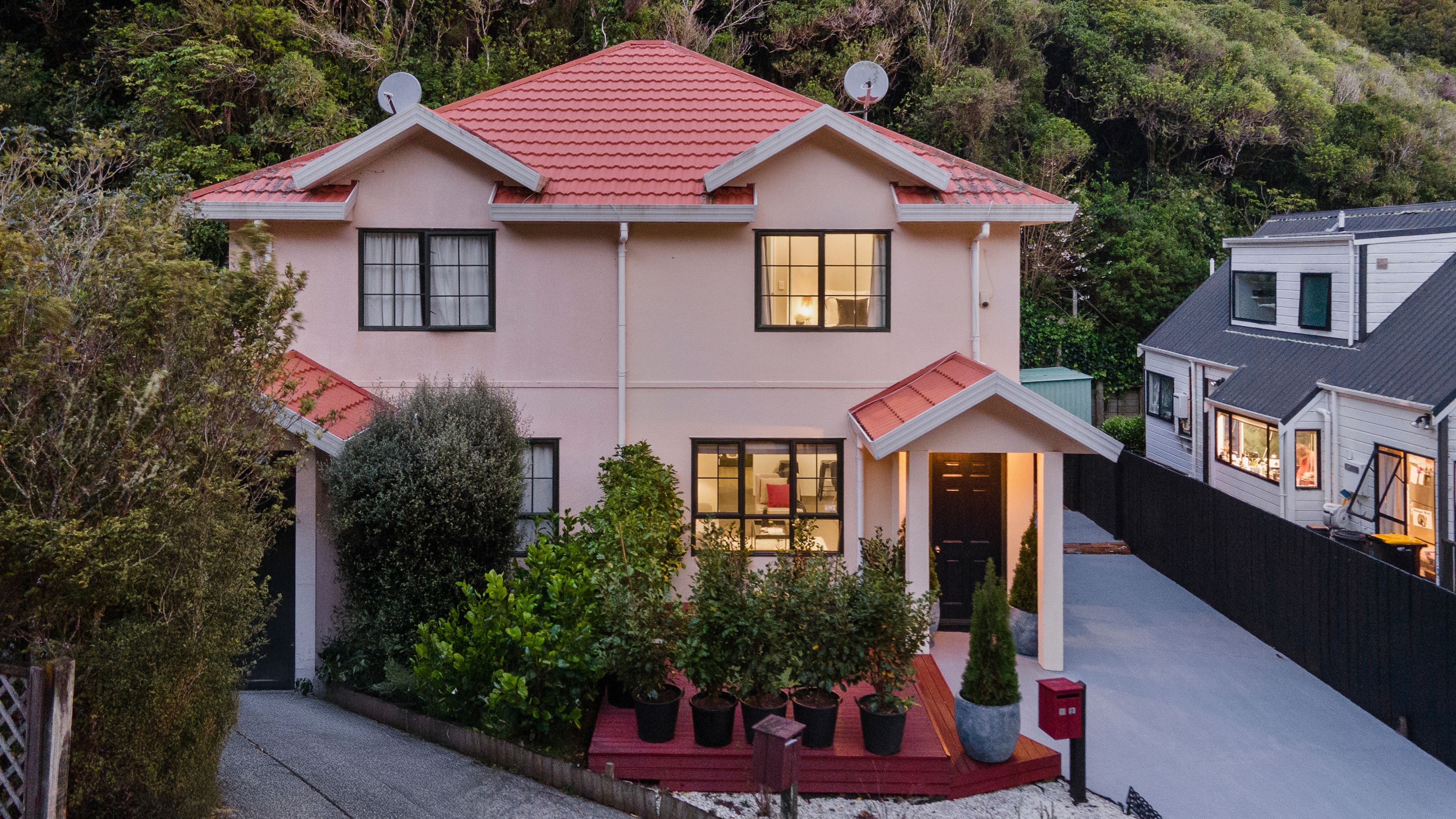16B Parsons Glen, Karori, Wellington City