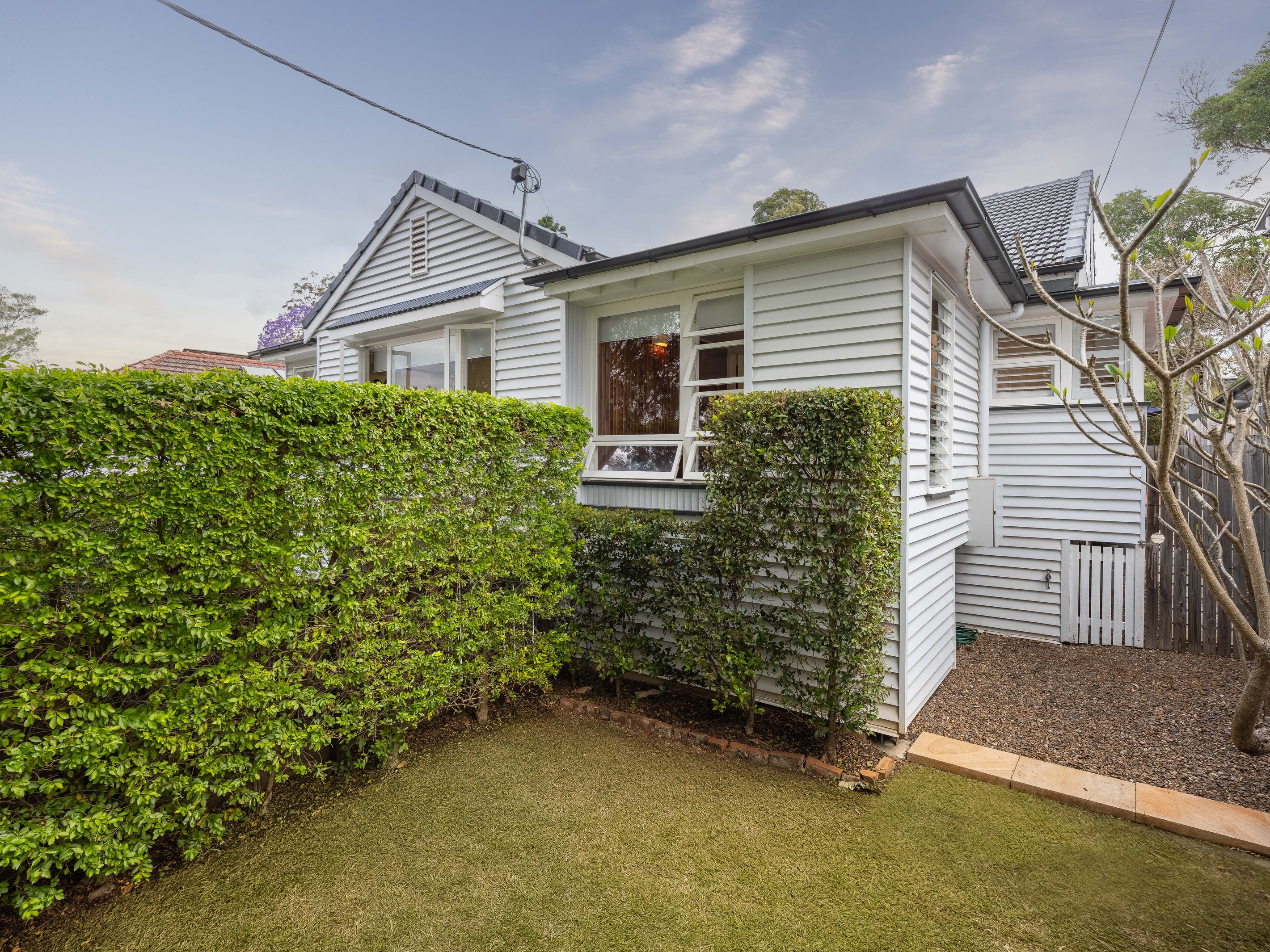 16 Rathlyn Avenue, Corinda, QLD 4075