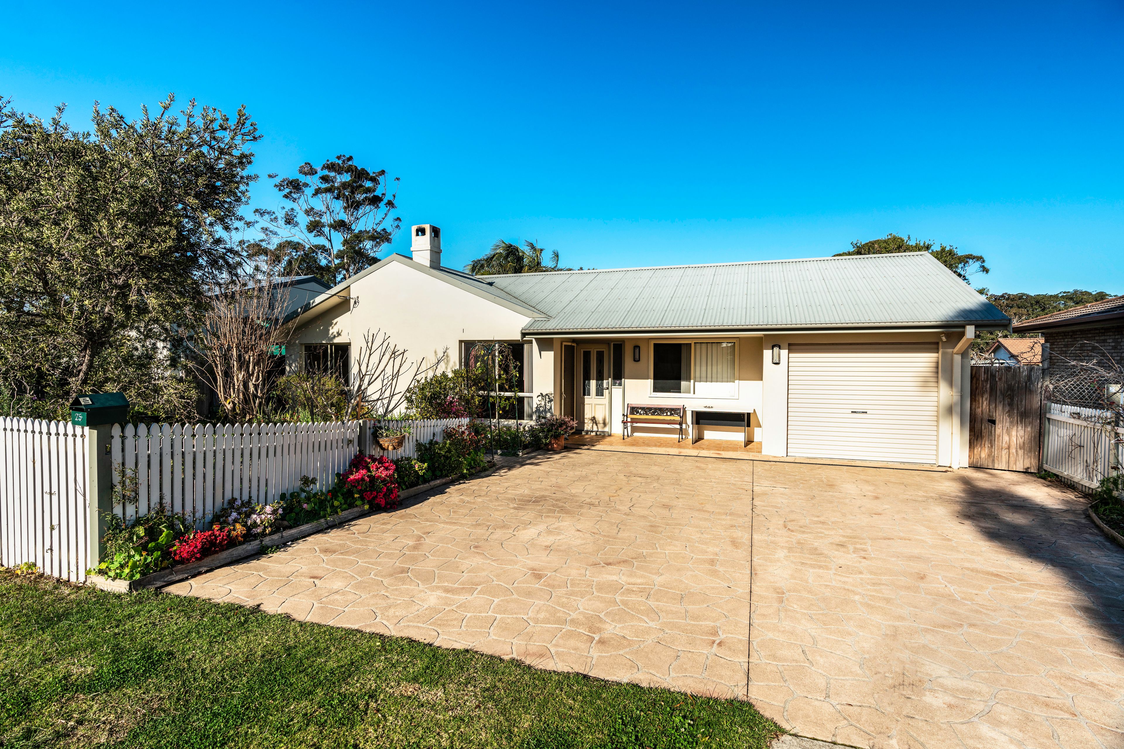 25 Fairlands Street