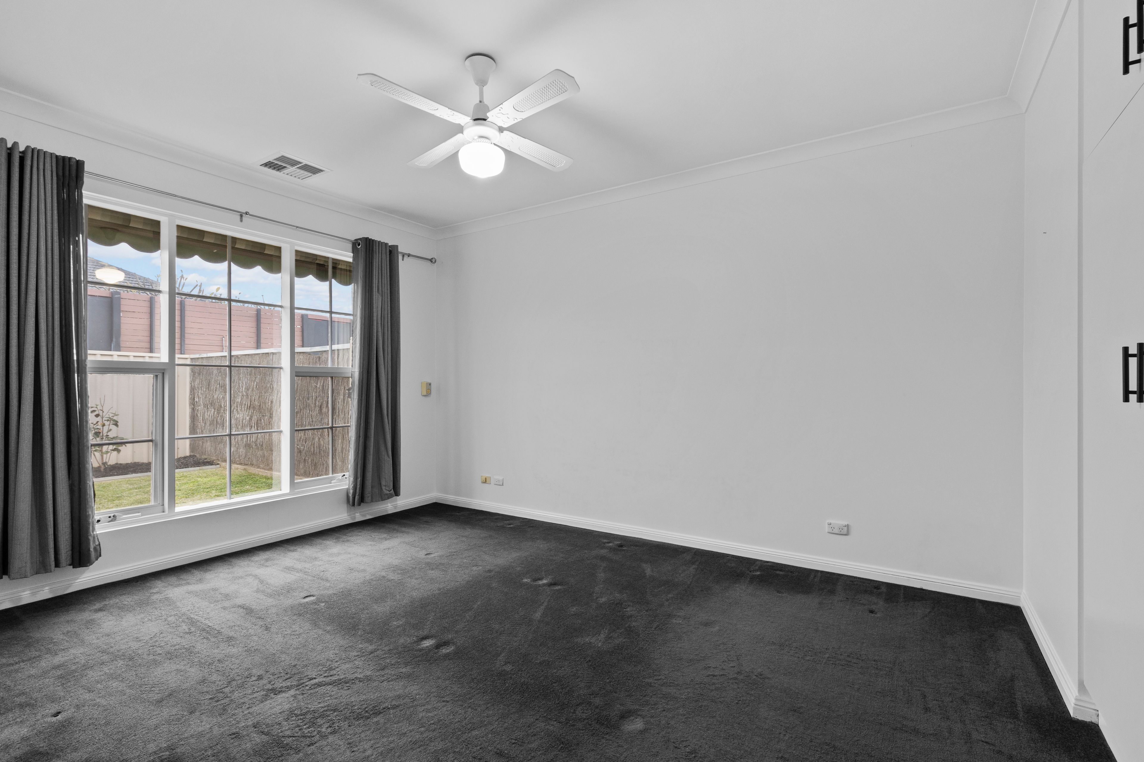 4/5 Henley Avenue — photo 8 of 13