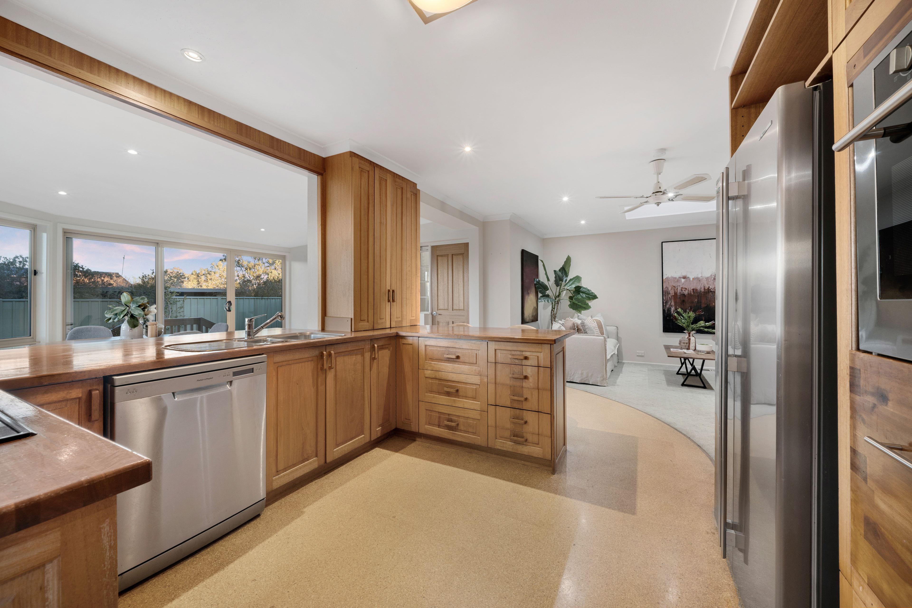 29 Shumack Street — photo 3 of 30