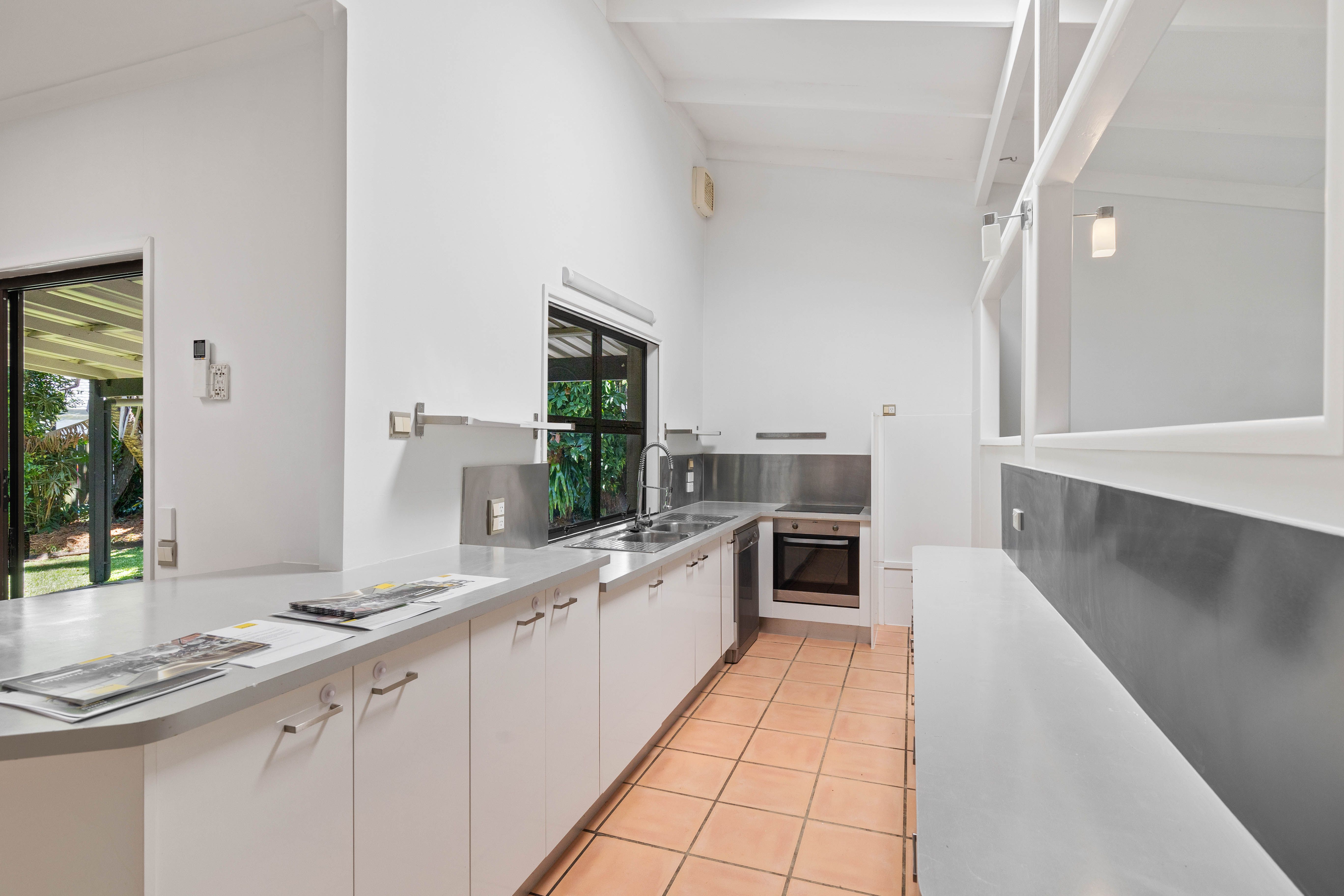 6 Palm Drive, Mooloolaba, QLD 4557