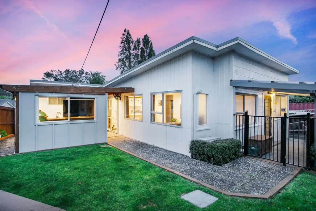 18A Atkinson Road photo 2