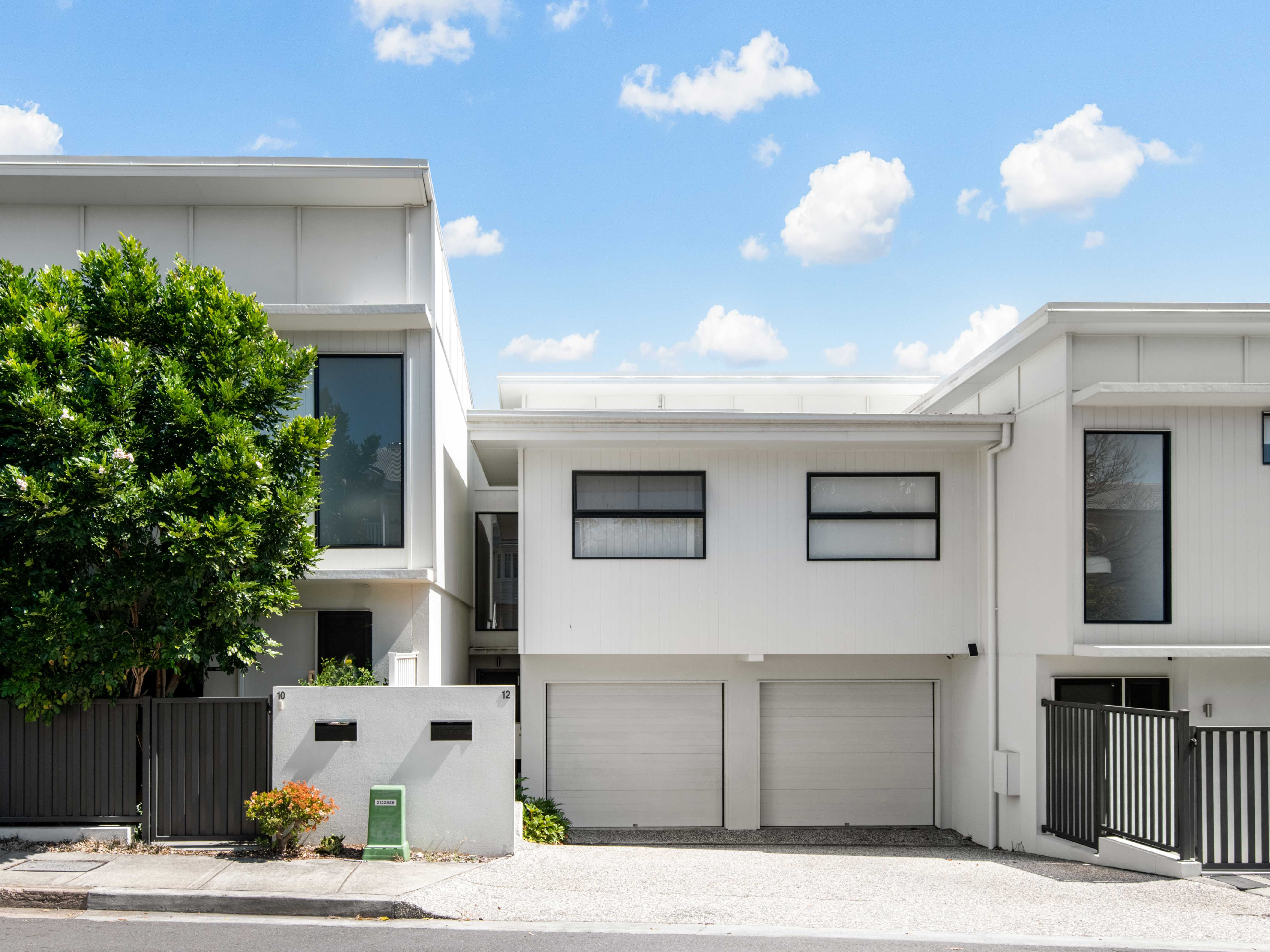 12 Gibson Lane, Morningside, QLD 4170