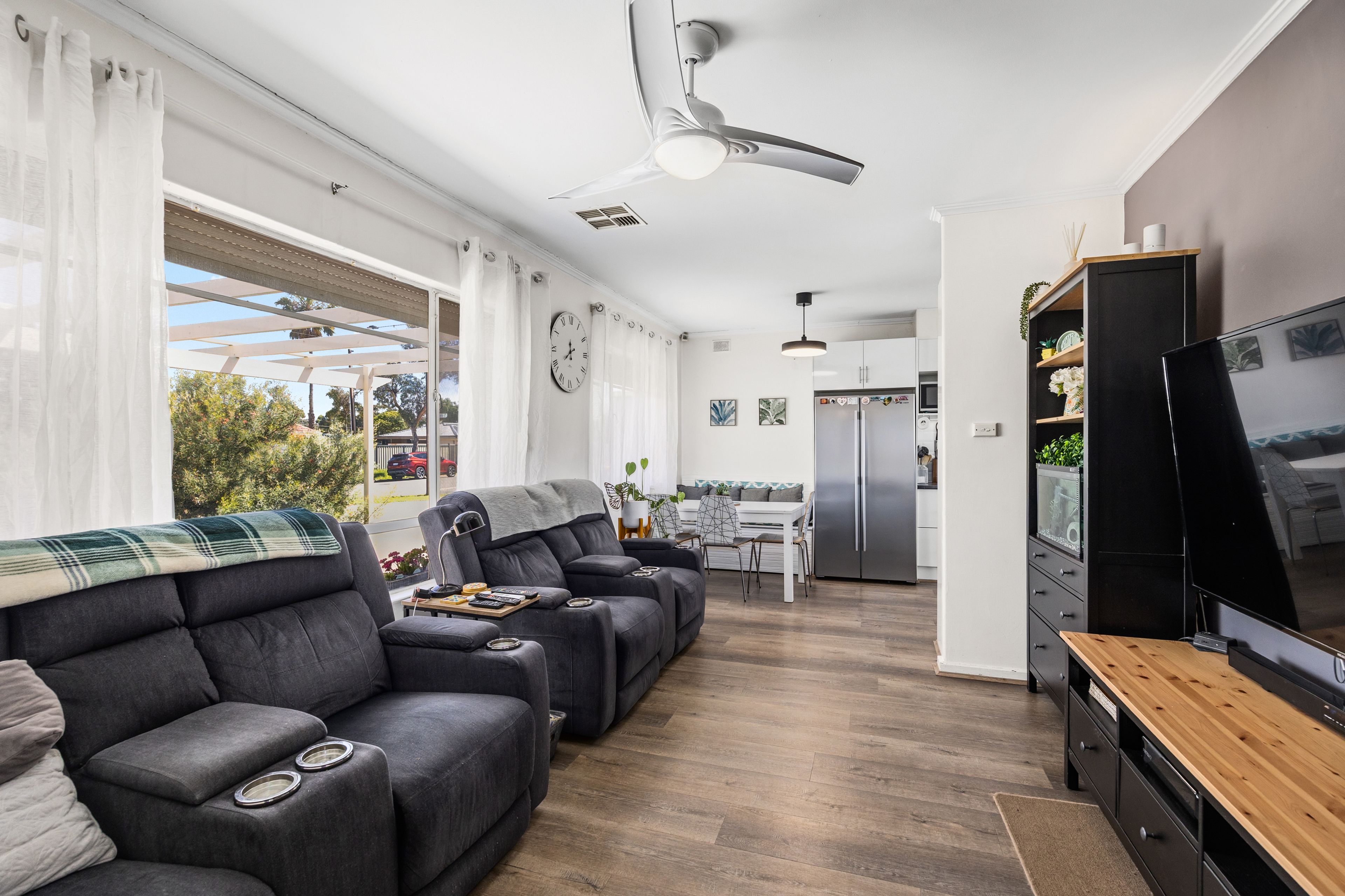 12 Sherwood Avenue — photo 4 of 16