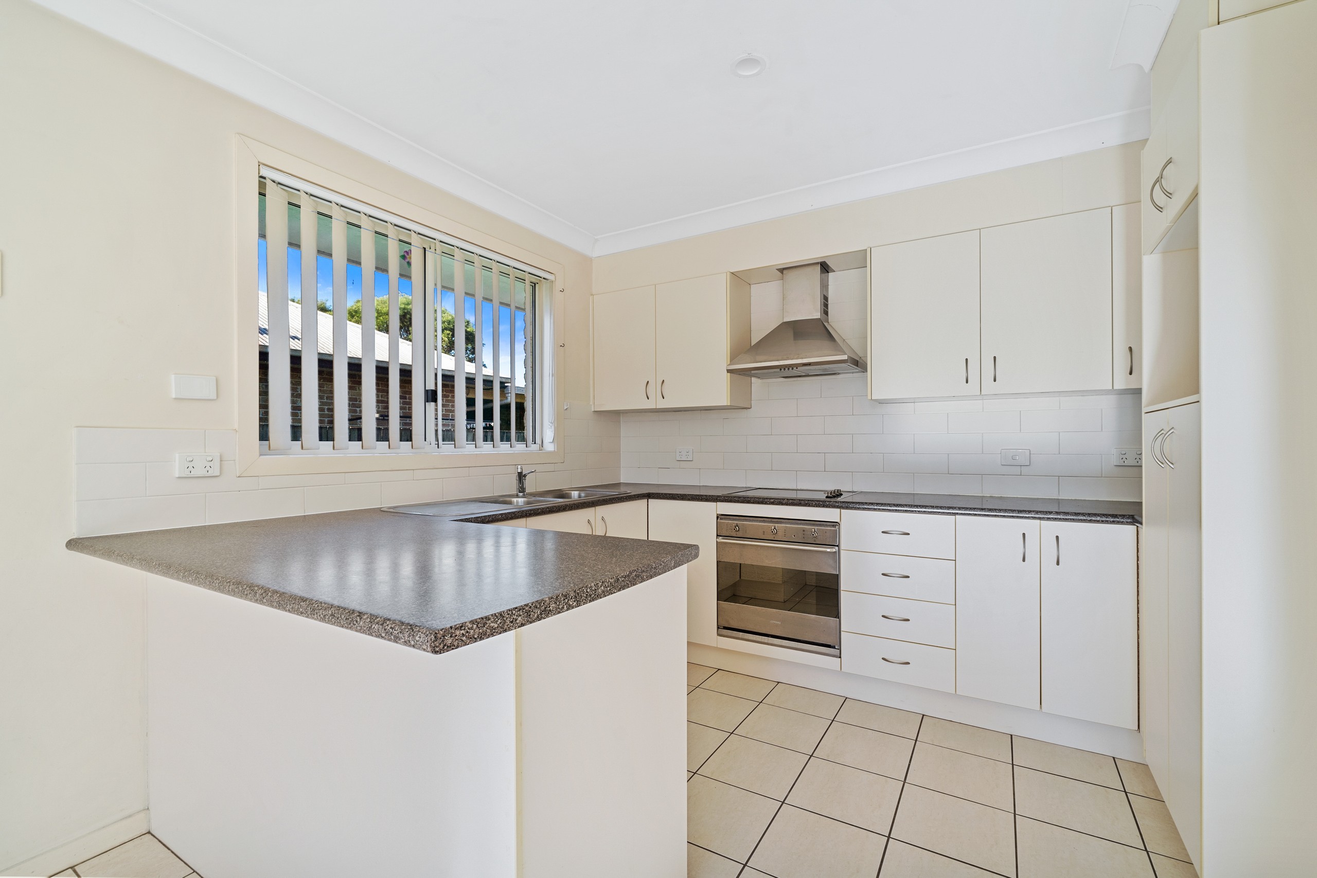 7 Lake Wivenhoe Court, Logan Reserve, QLD 4133