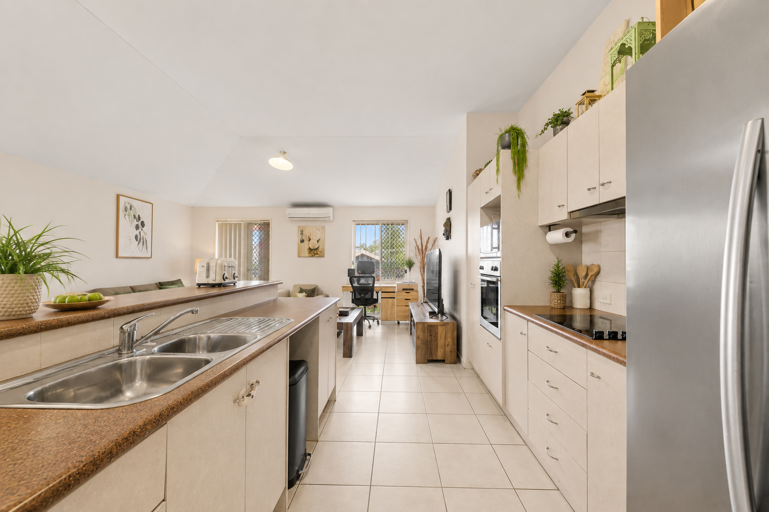 32 Whitmore Crescent — photo 5 of 19