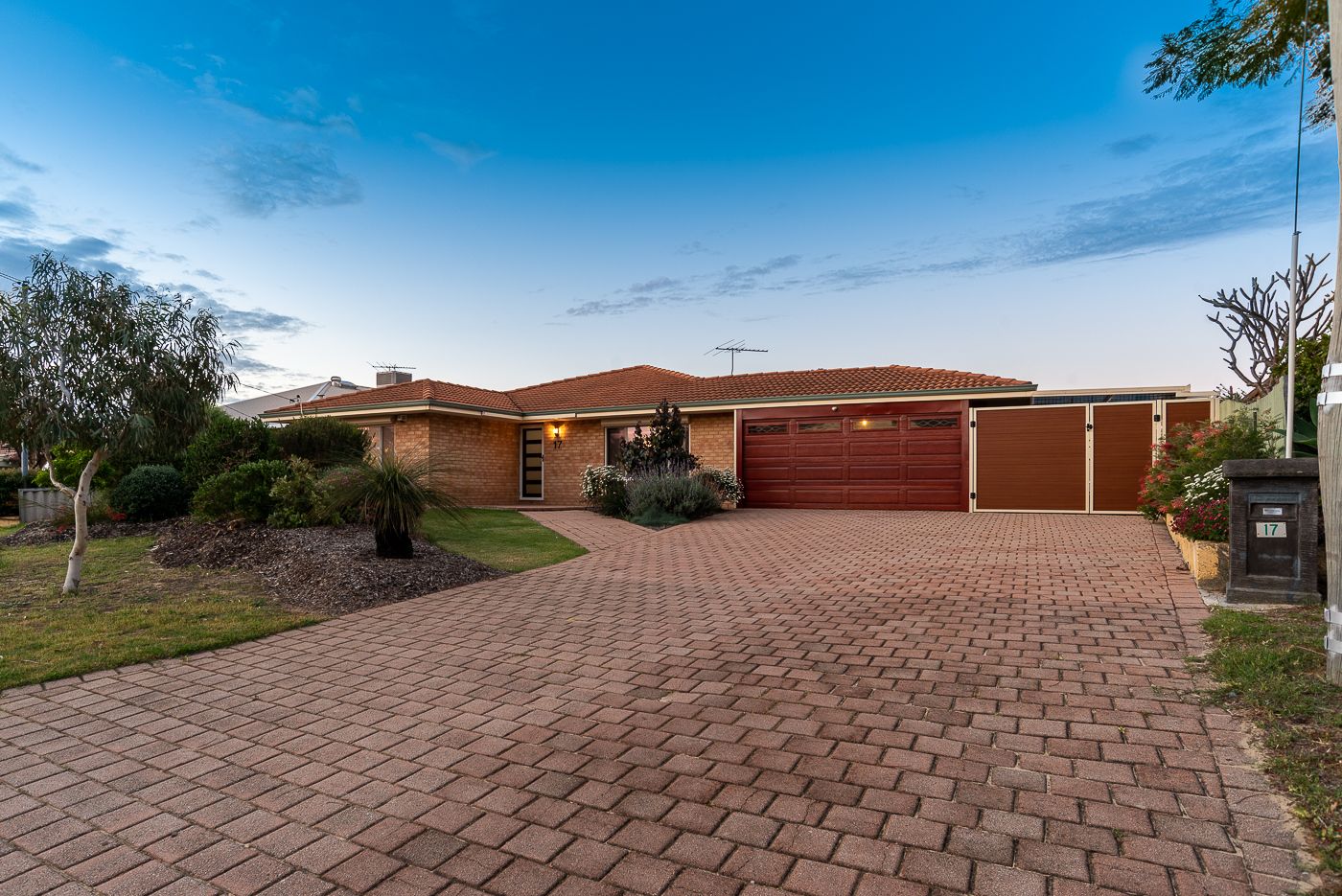 17 Corry Street, East Cannington WA 6107